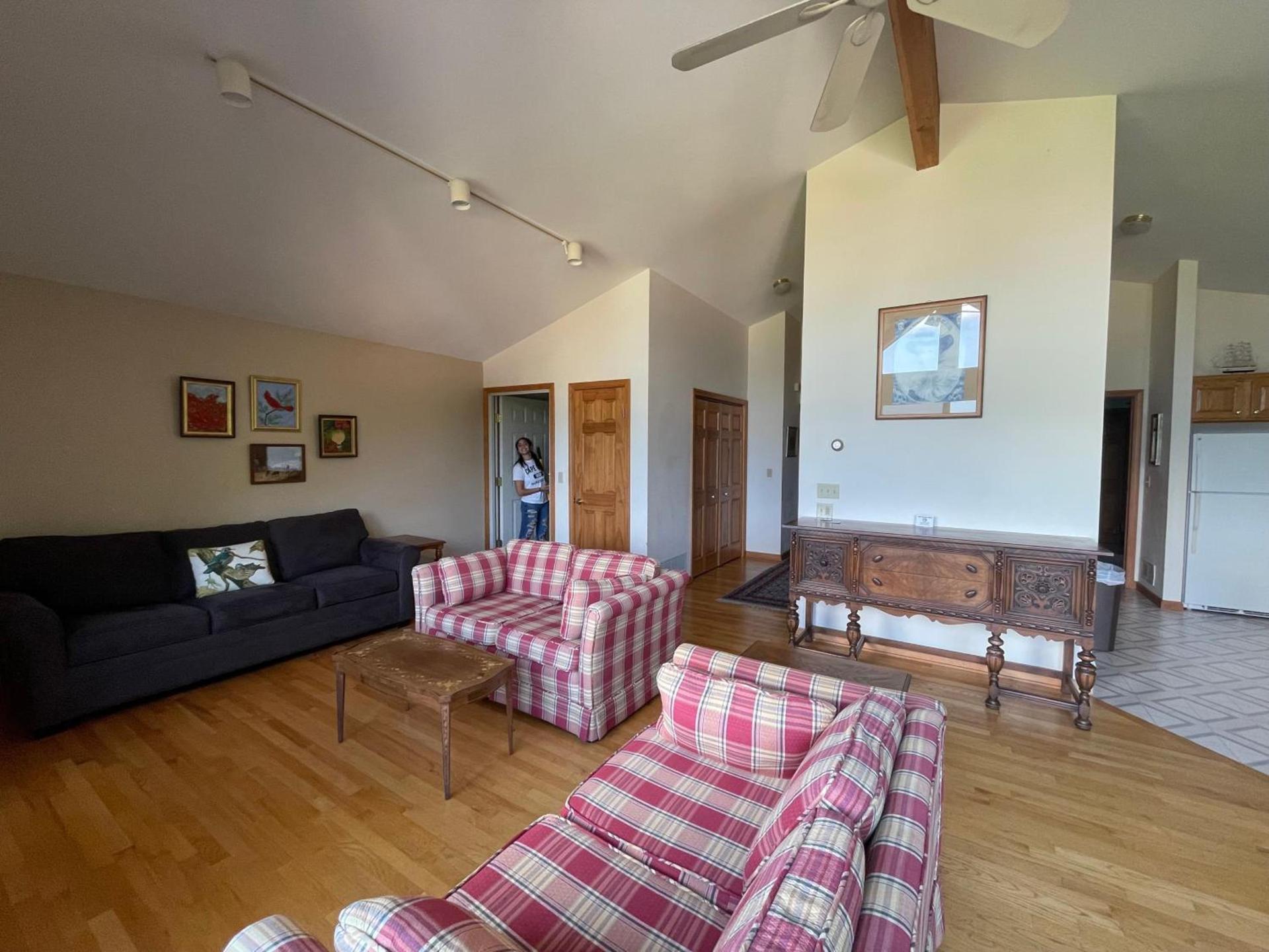 Hill View Motel and Cottages photo 65