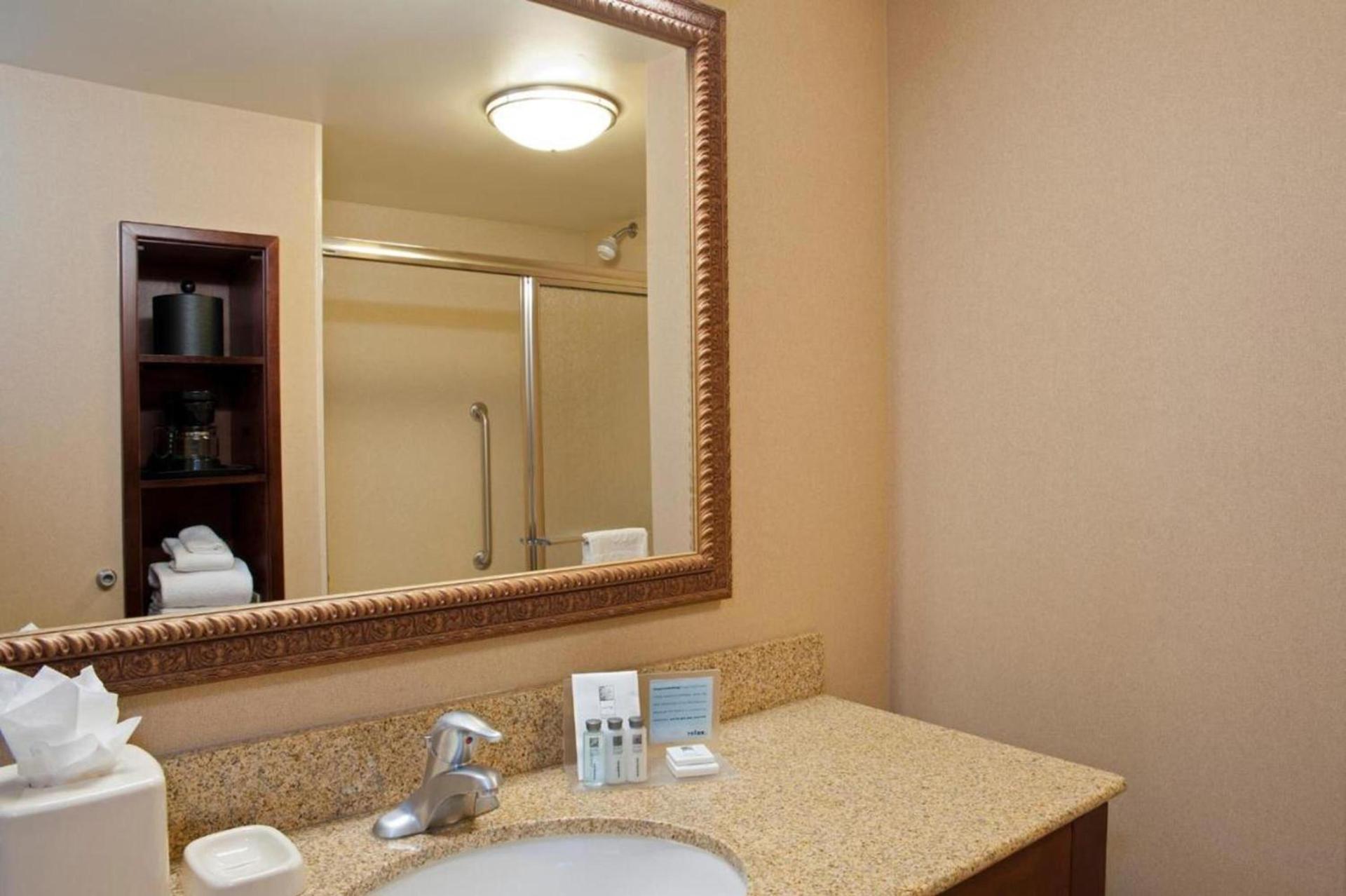 Hampton Inn & Suites Bloomington-Normal photo 36