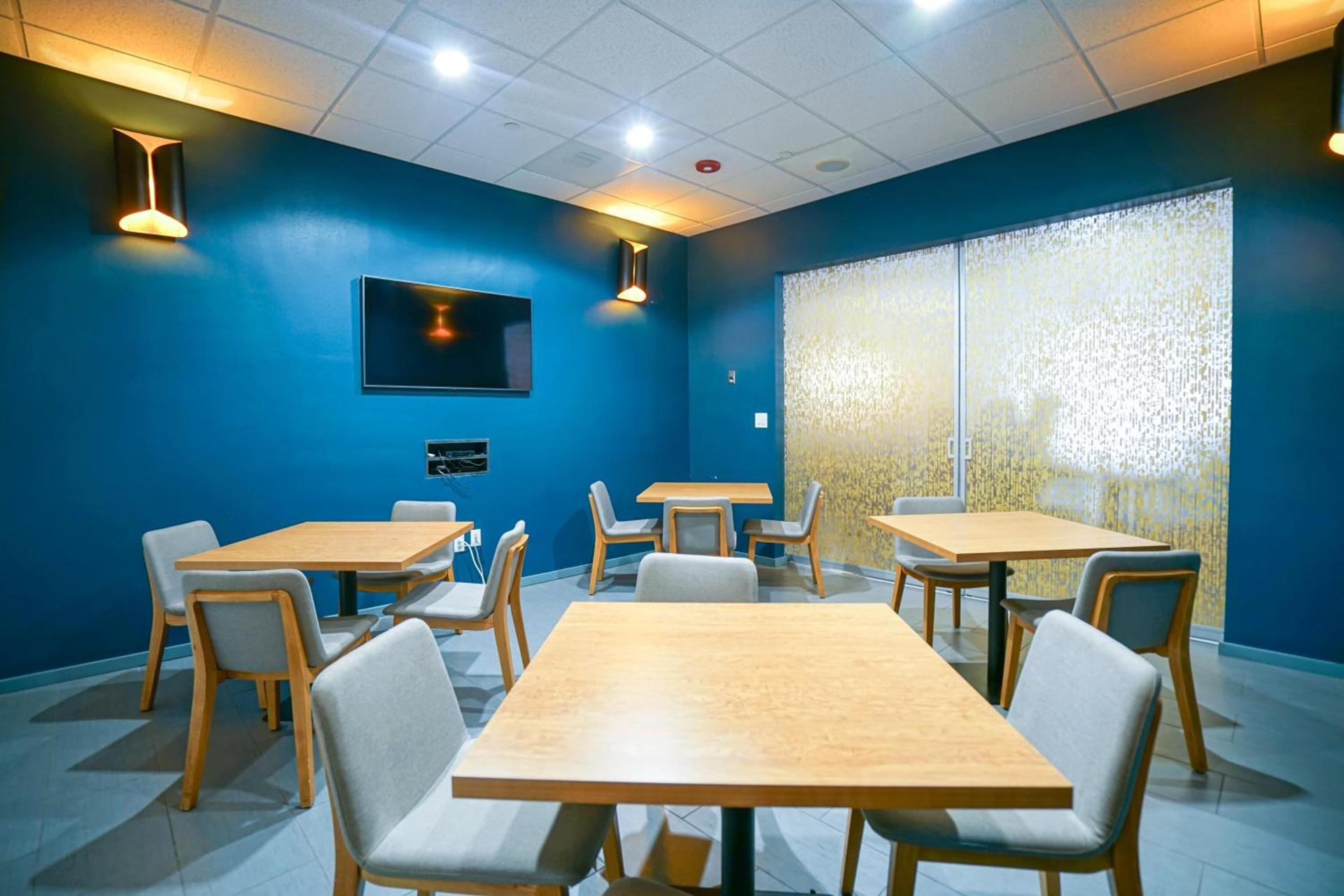 Sheraton Tucson Hotel & Suites photo 8
