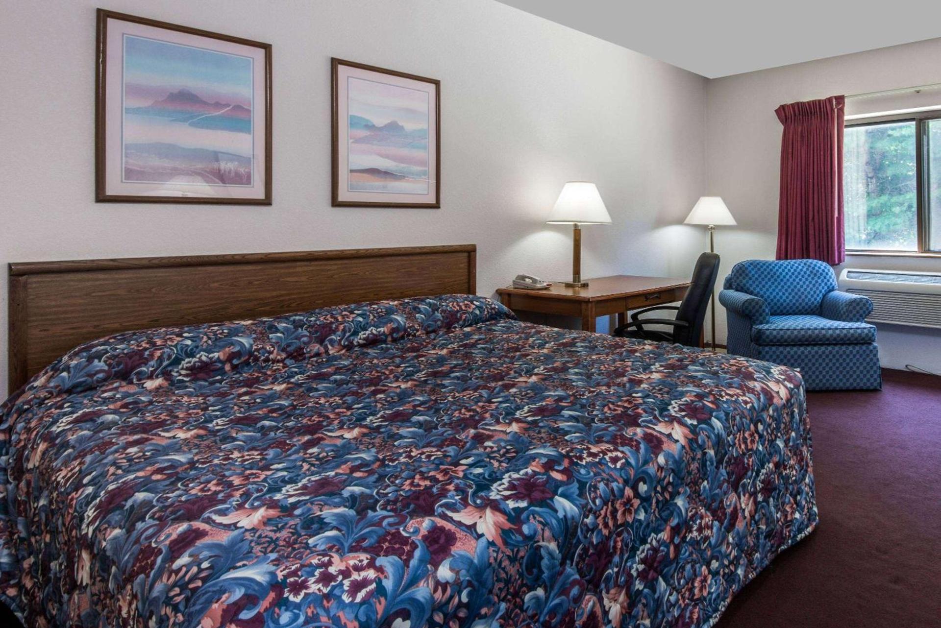 Super 8 by Wyndham Groton photo 5