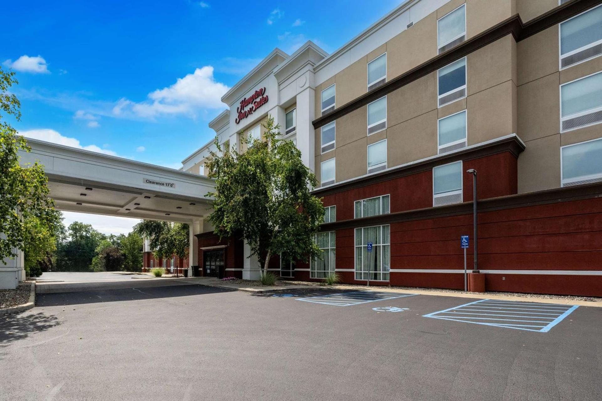 Hampton Inn & Suites Poughkeepsie photo 2