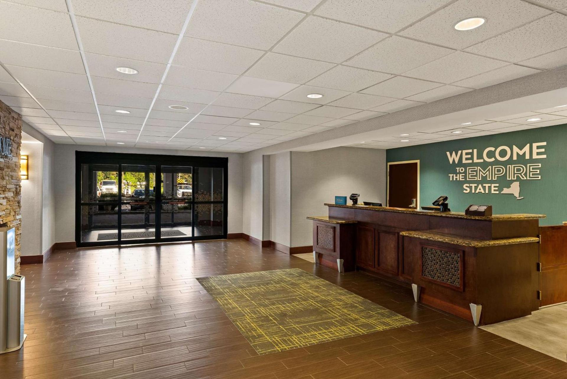Hampton Inn & Suites Poughkeepsie photo 4