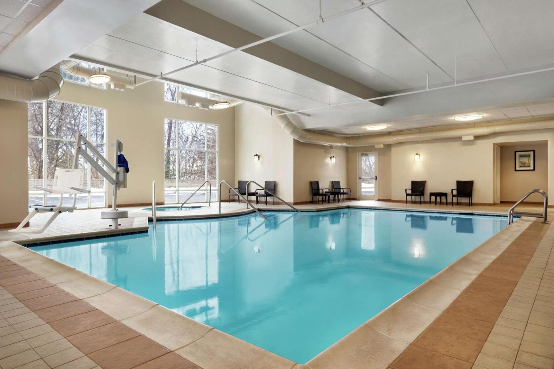 Hampton Inn & Suites Poughkeepsie photo 5