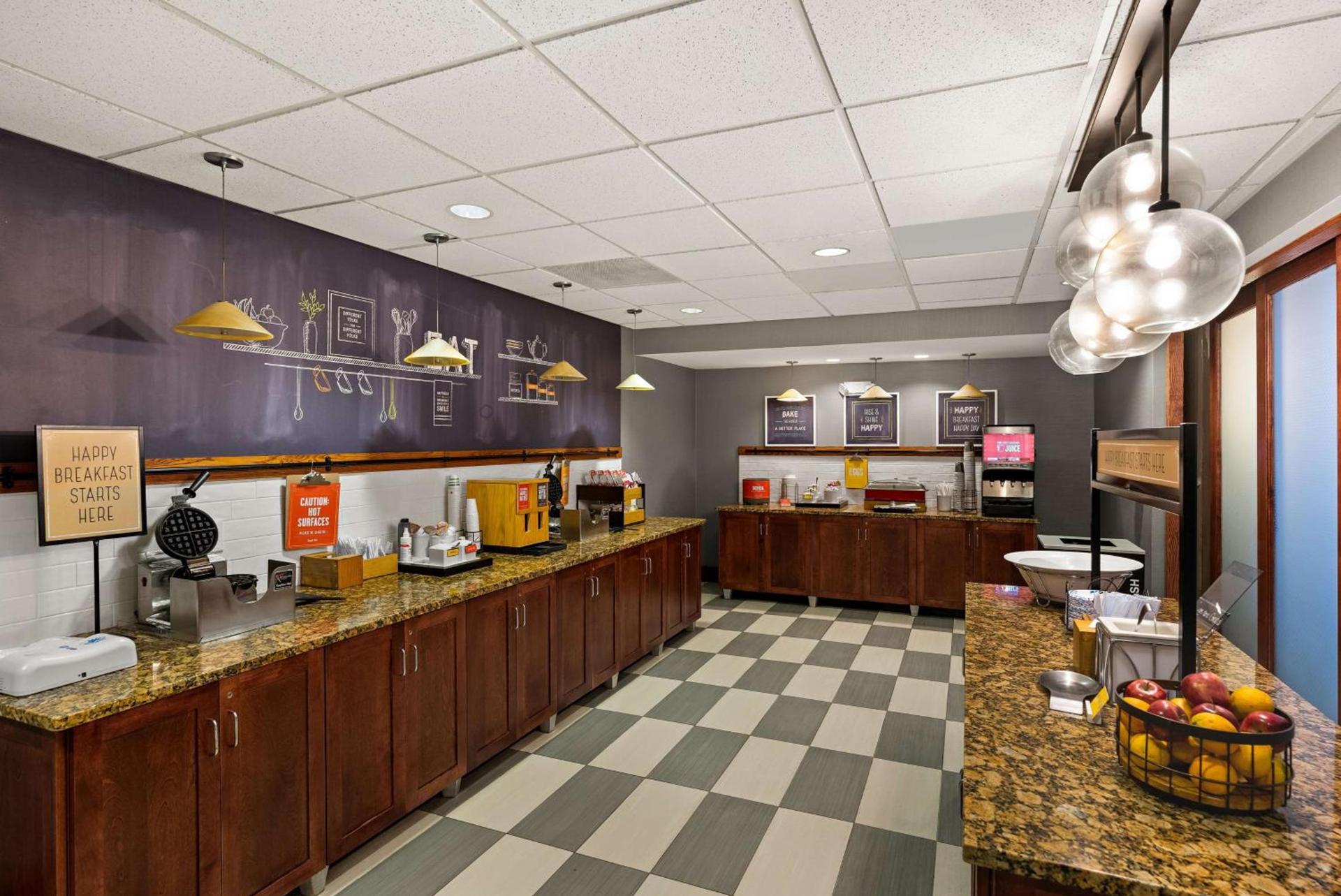 Hampton Inn & Suites Poughkeepsie photo 6