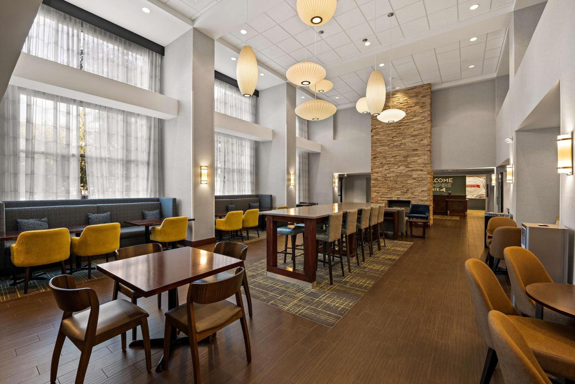Hampton Inn & Suites Poughkeepsie photo 8