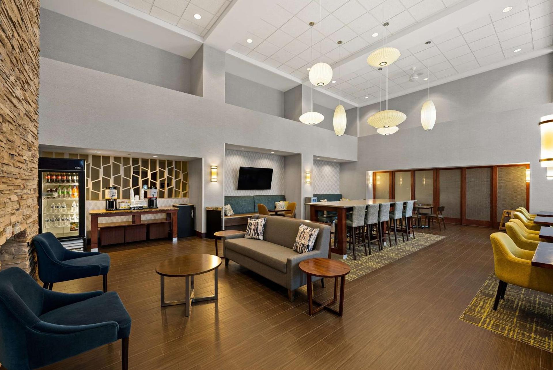 Hampton Inn & Suites Poughkeepsie photo 9