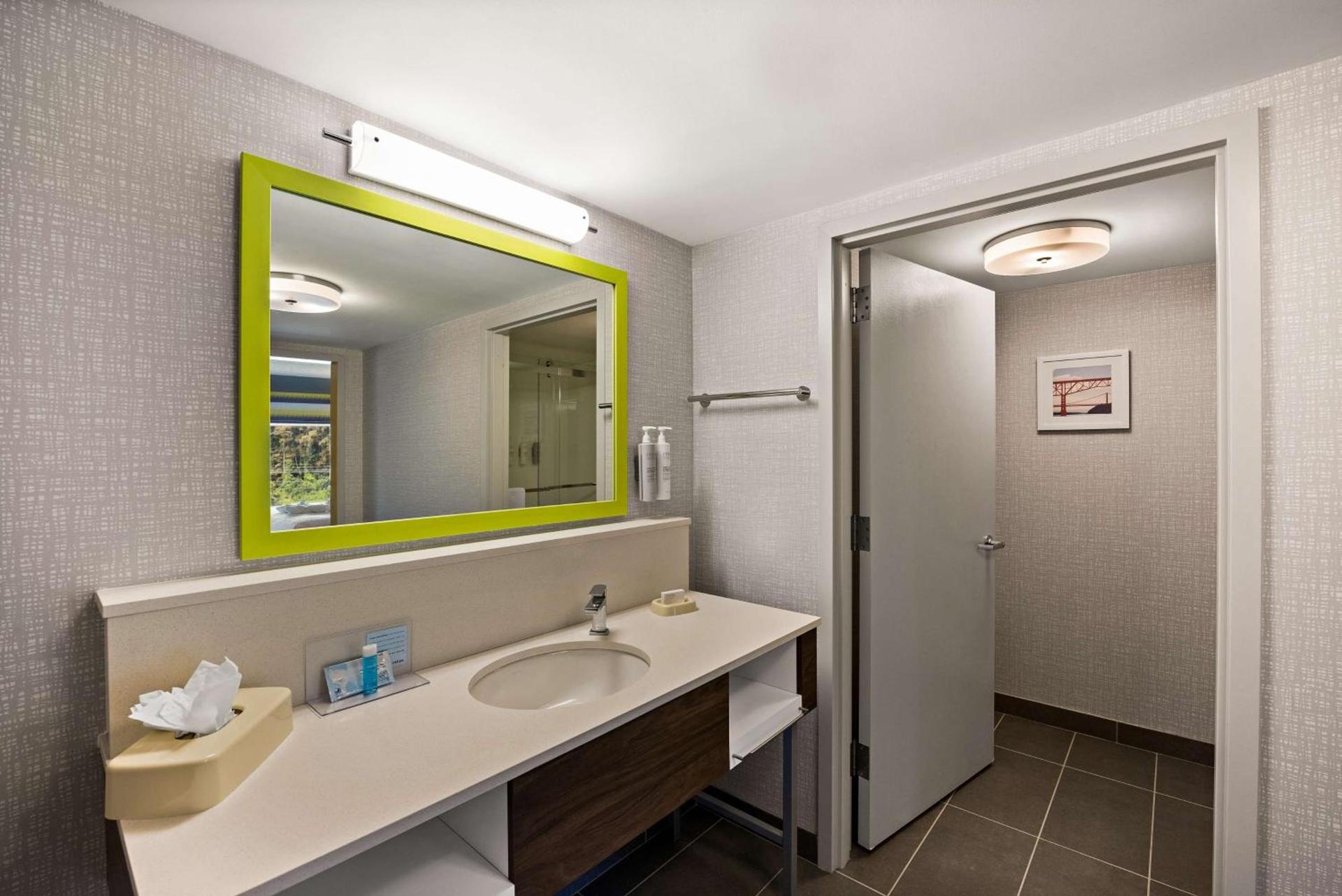 Hampton Inn & Suites Poughkeepsie photo 14