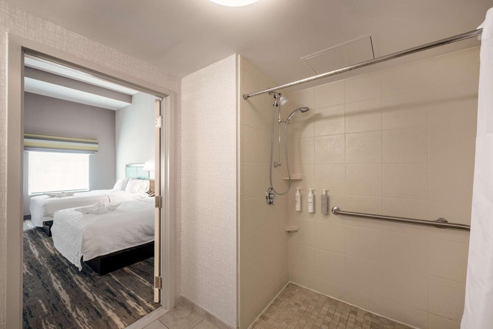 Hampton Inn & Suites Poughkeepsie photo 16