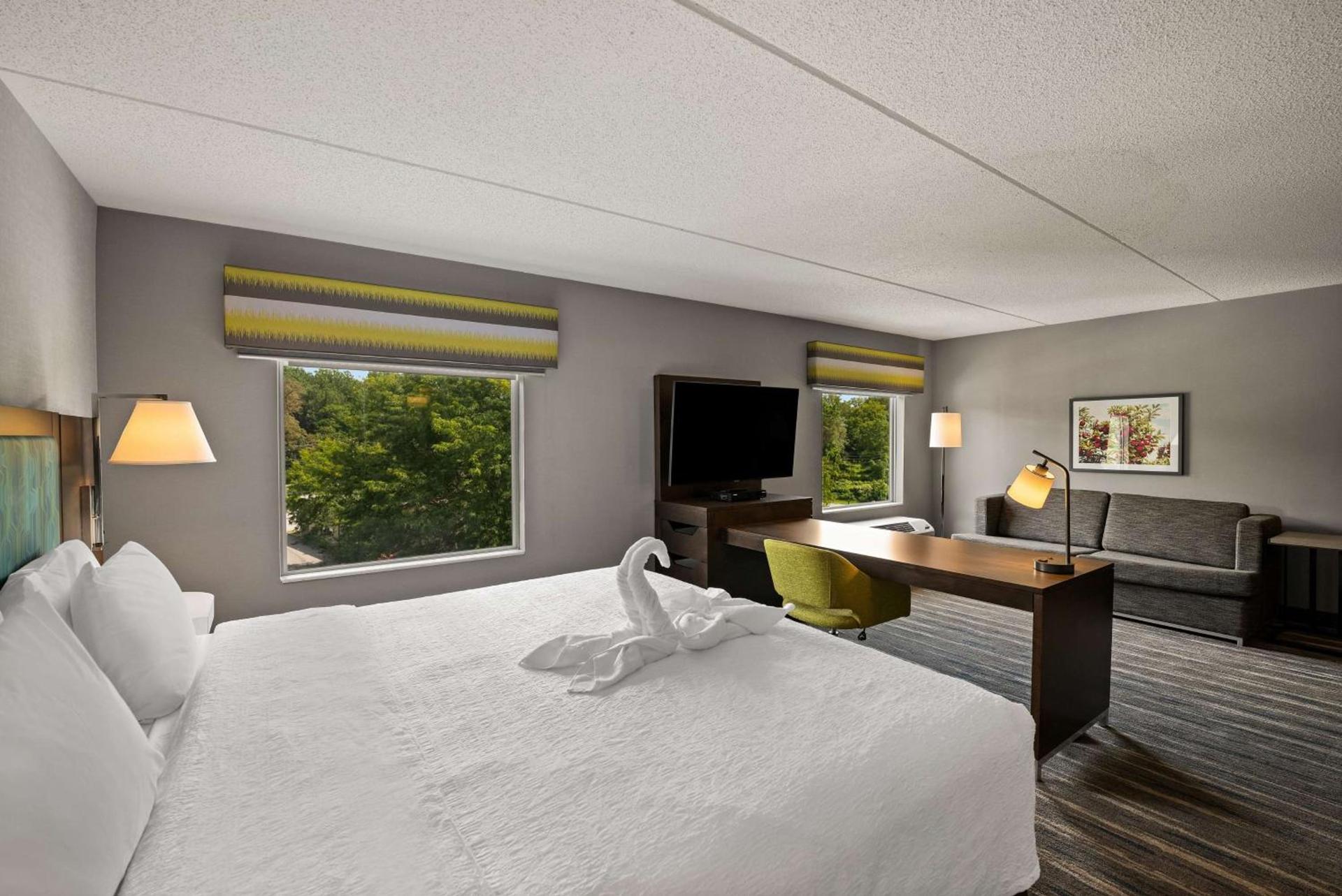 Hampton Inn & Suites Poughkeepsie photo 17