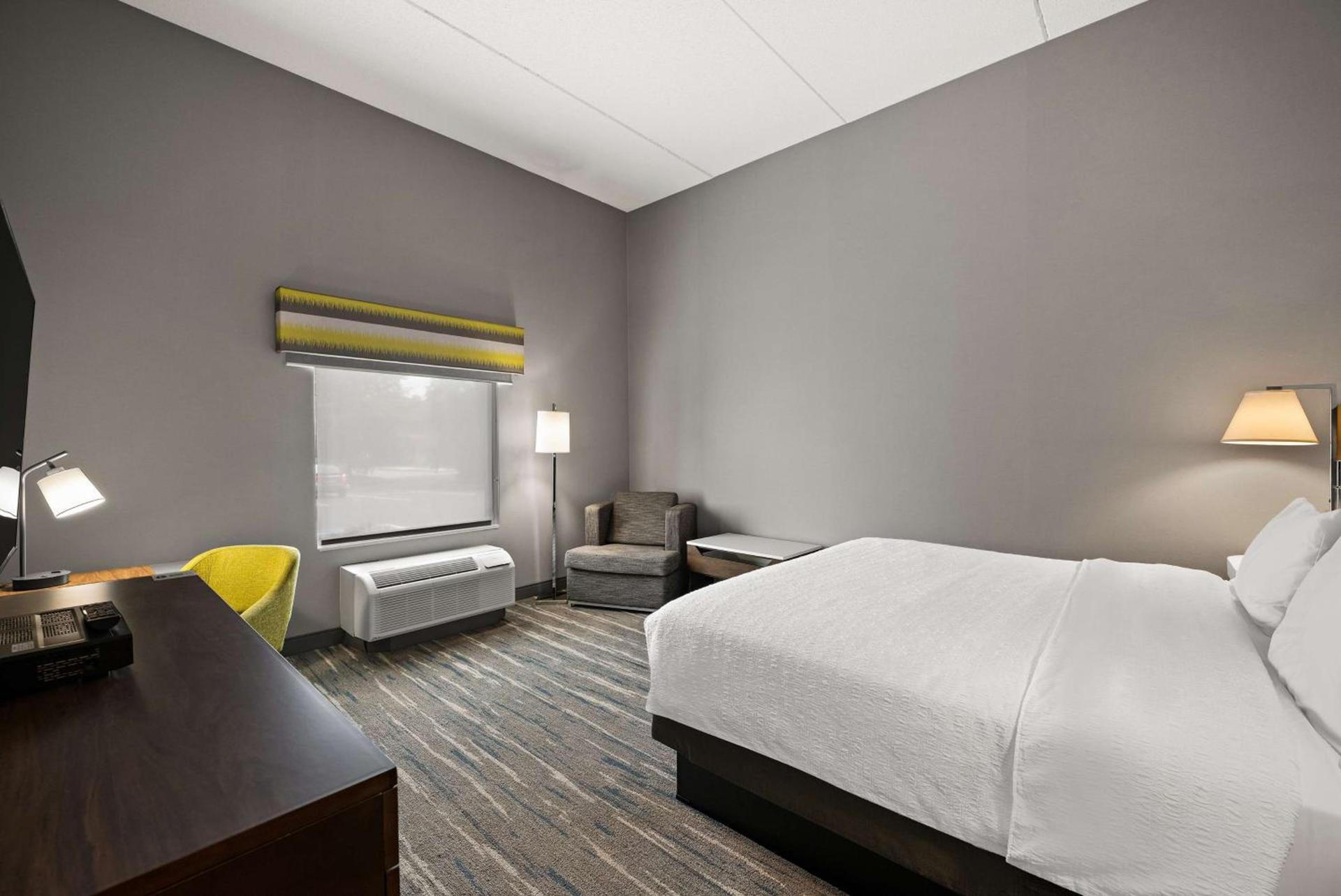 Hampton Inn & Suites Poughkeepsie photo 25