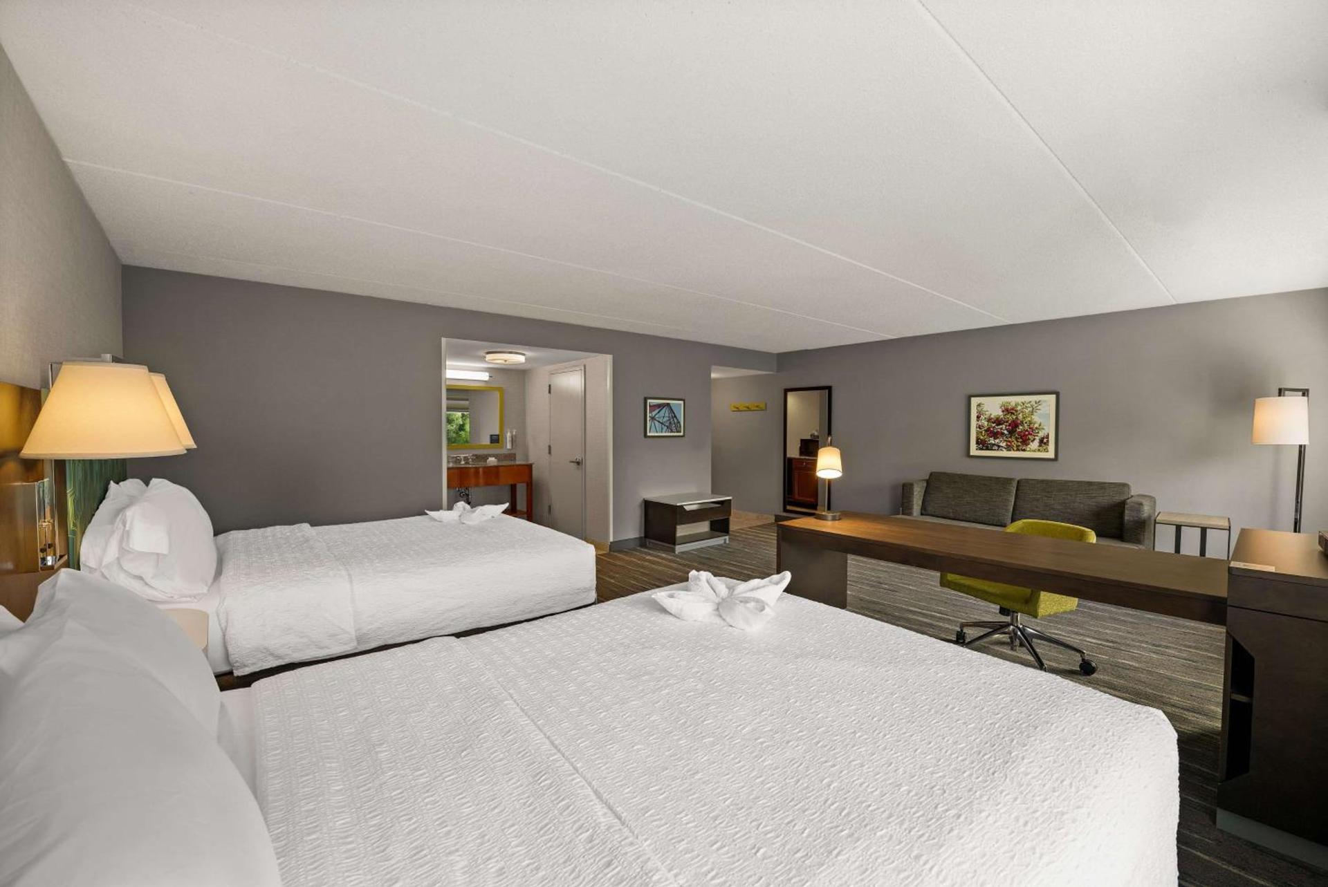 Hampton Inn & Suites Poughkeepsie photo 33