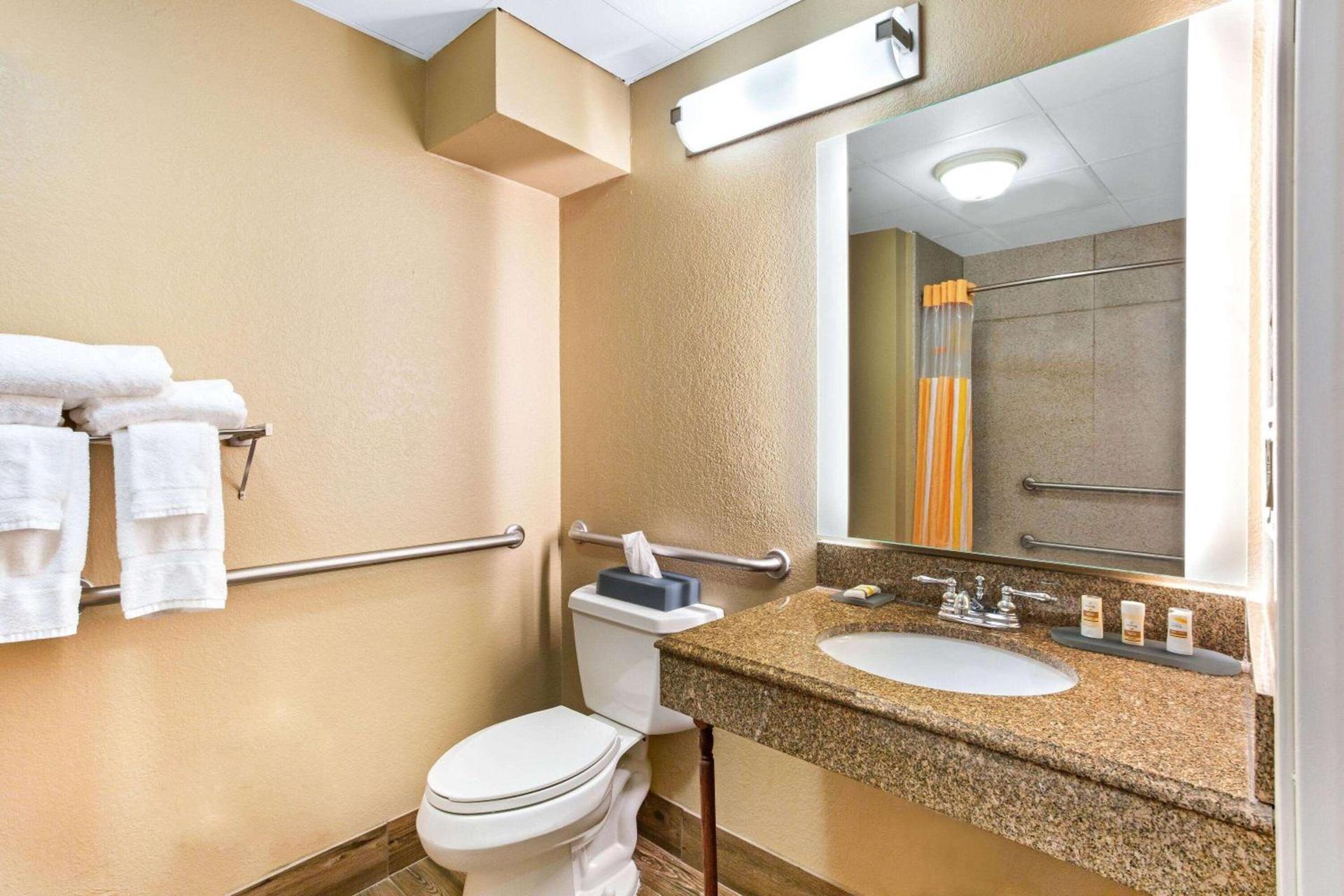 La Quinta by Wyndham Boone photo 17