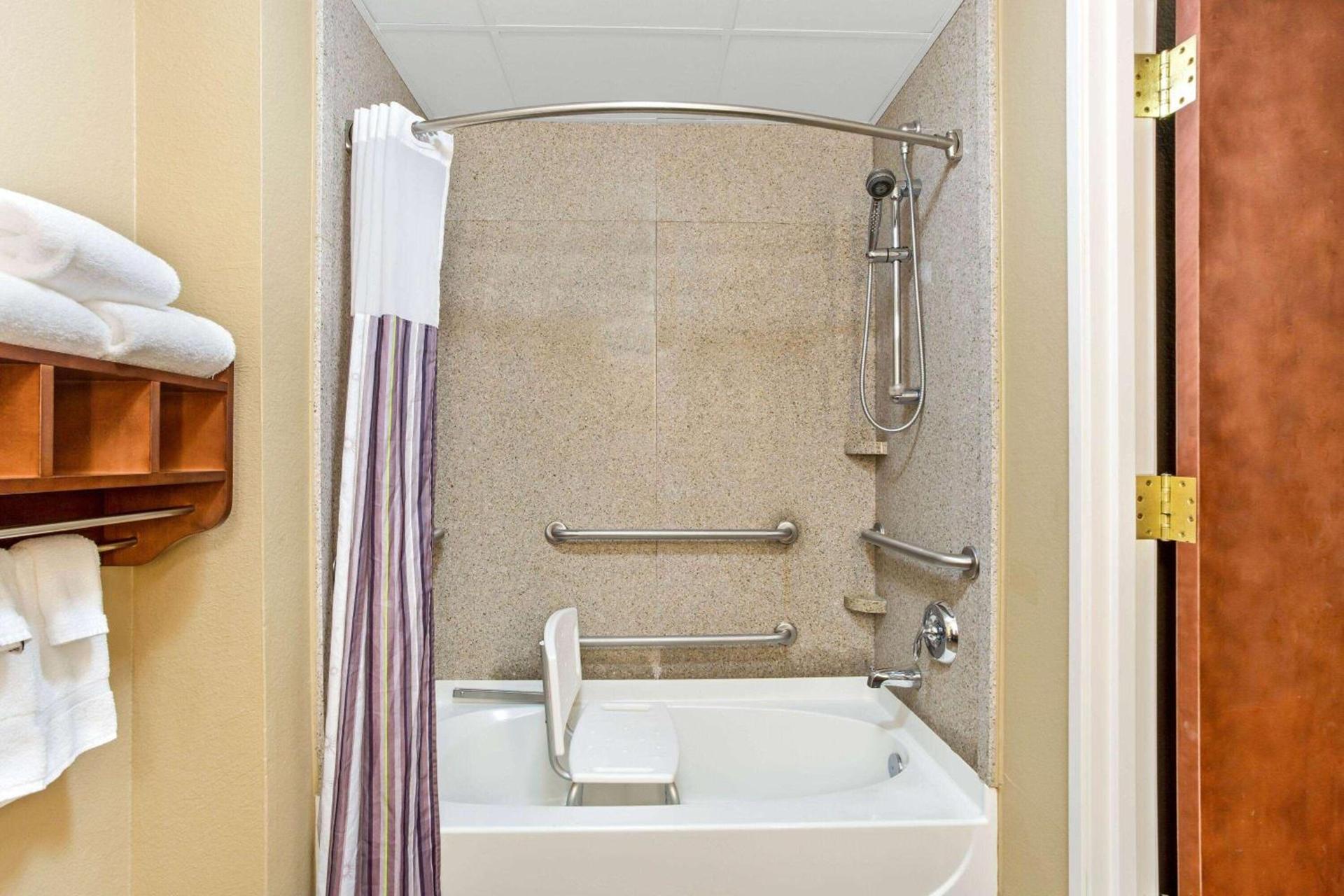La Quinta by Wyndham Boone photo 18
