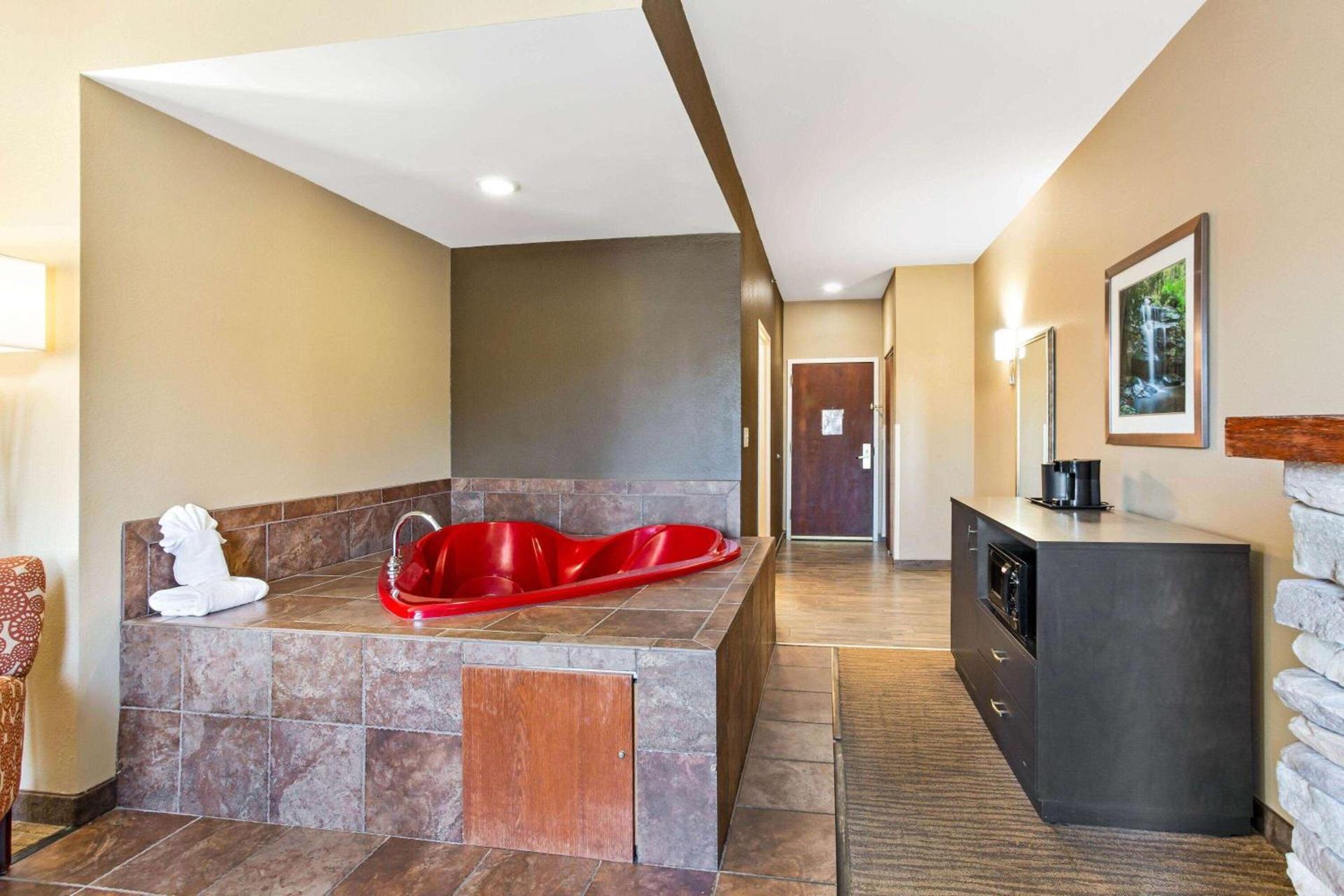 La Quinta by Wyndham Boone photo 20