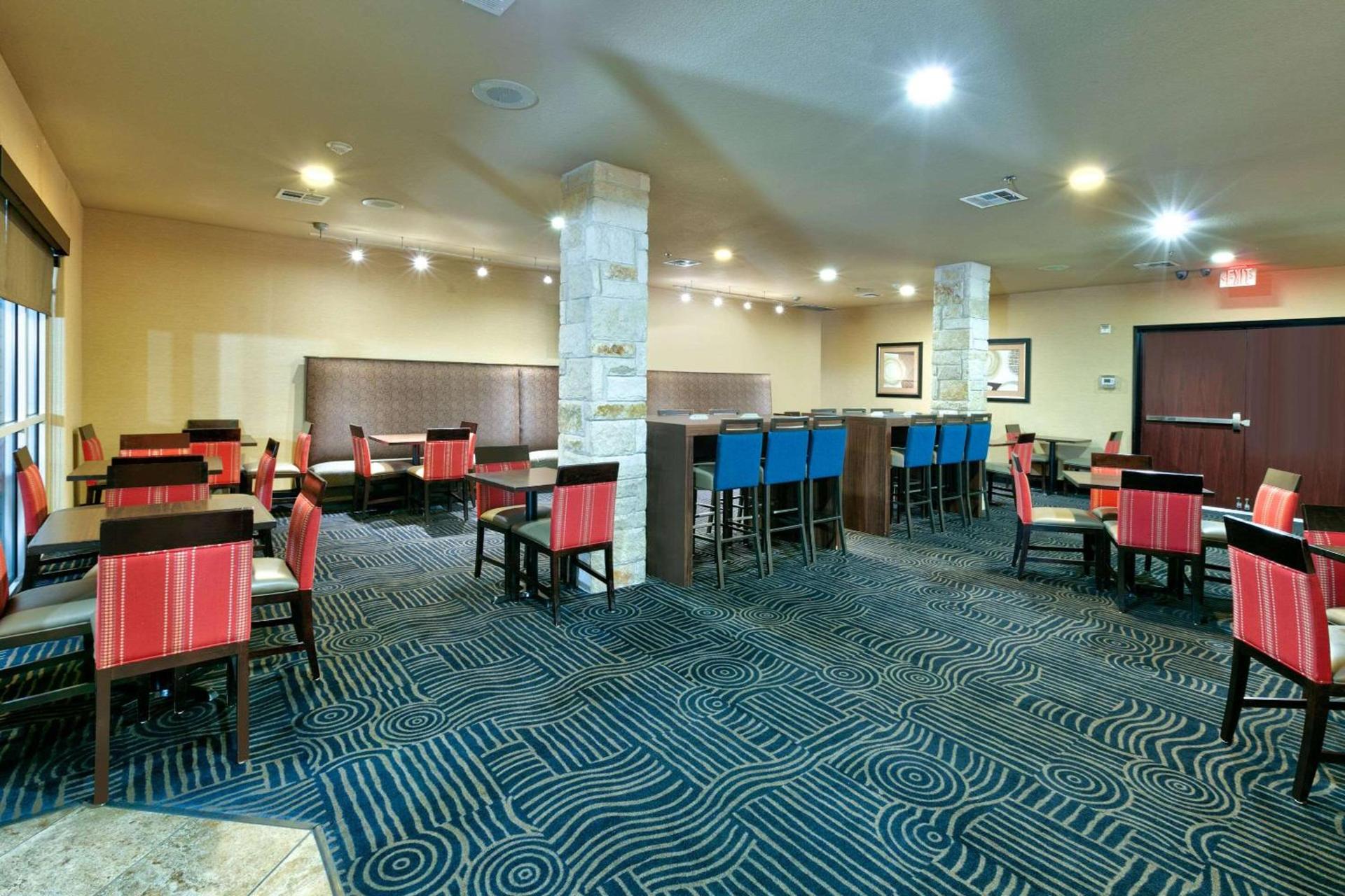 Comfort Suites Arlington - Entertainment District photo 4
