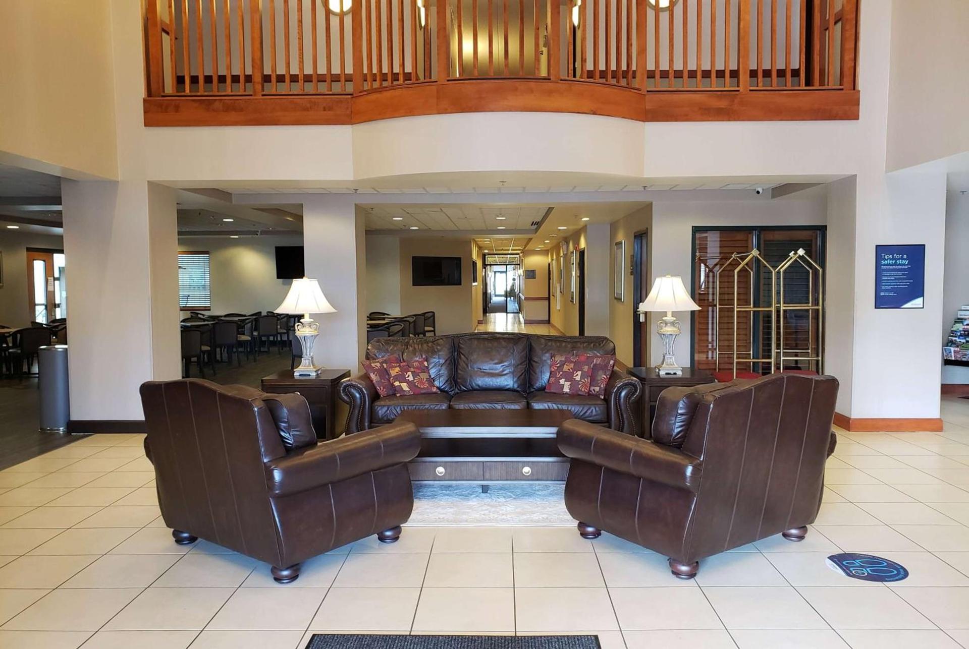 Wingate by Wyndham Coon Rapids photo 2