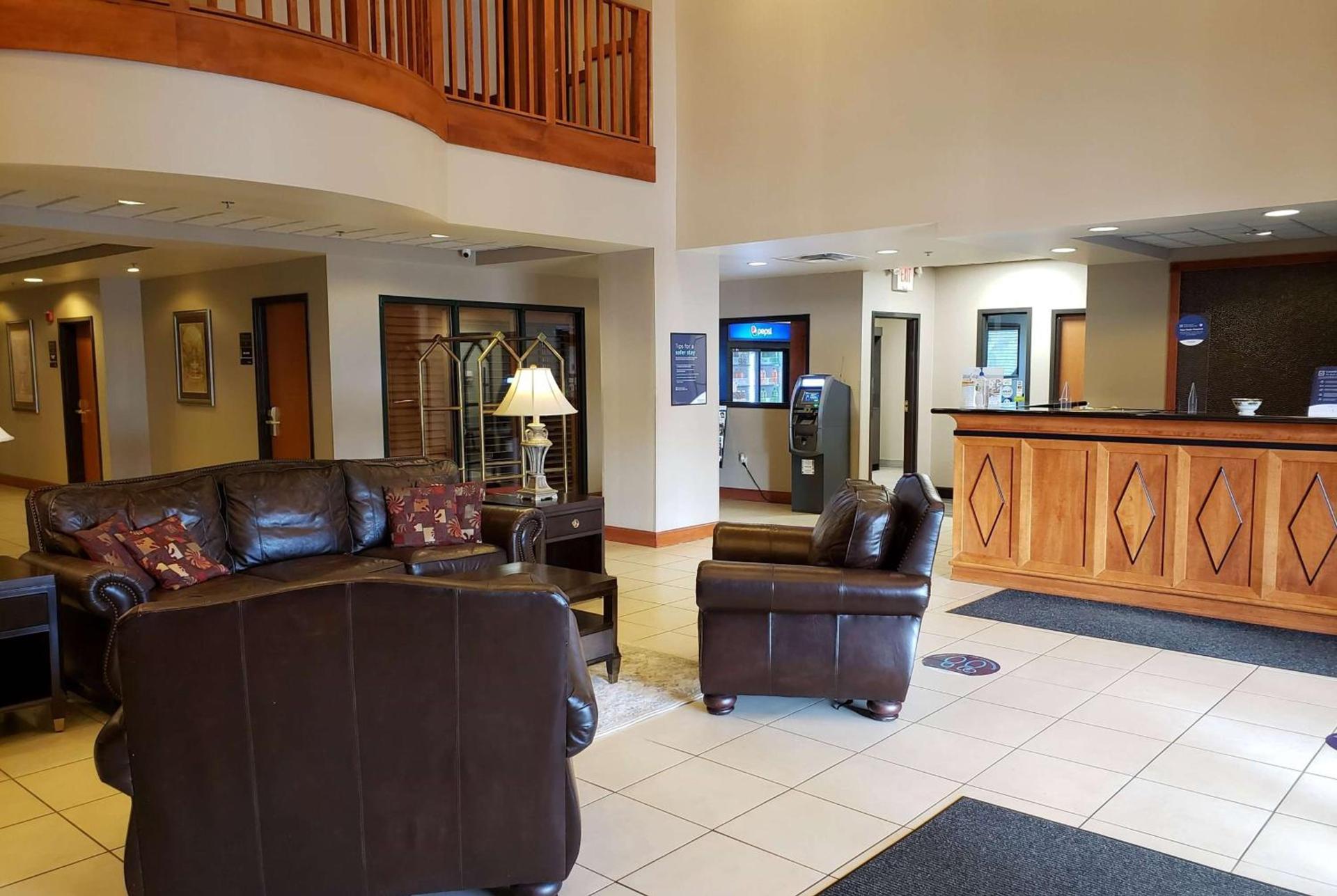 Wingate by Wyndham Coon Rapids photo 3