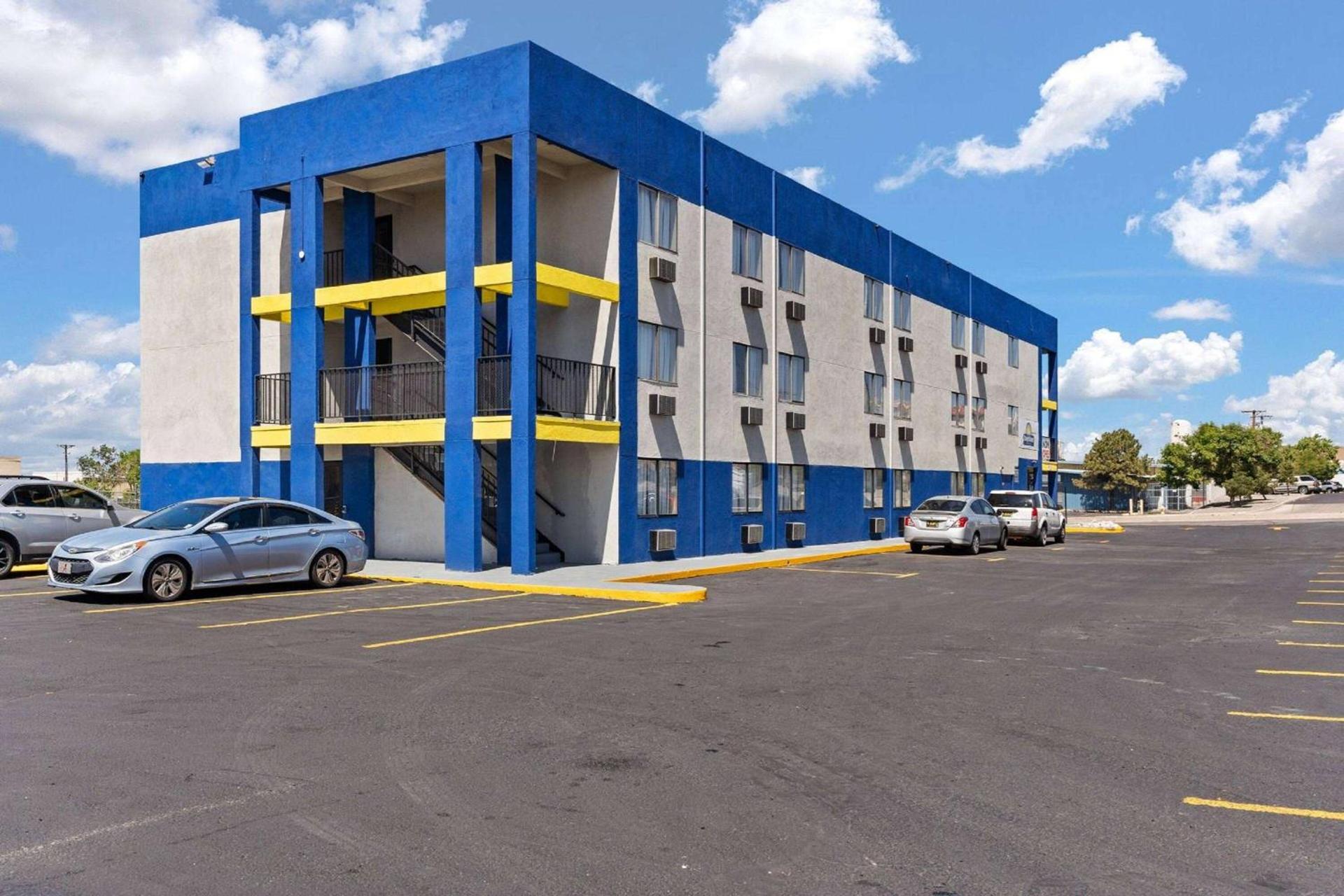 Days-Inn by Wyndham Albuquerque I-25 photo 6