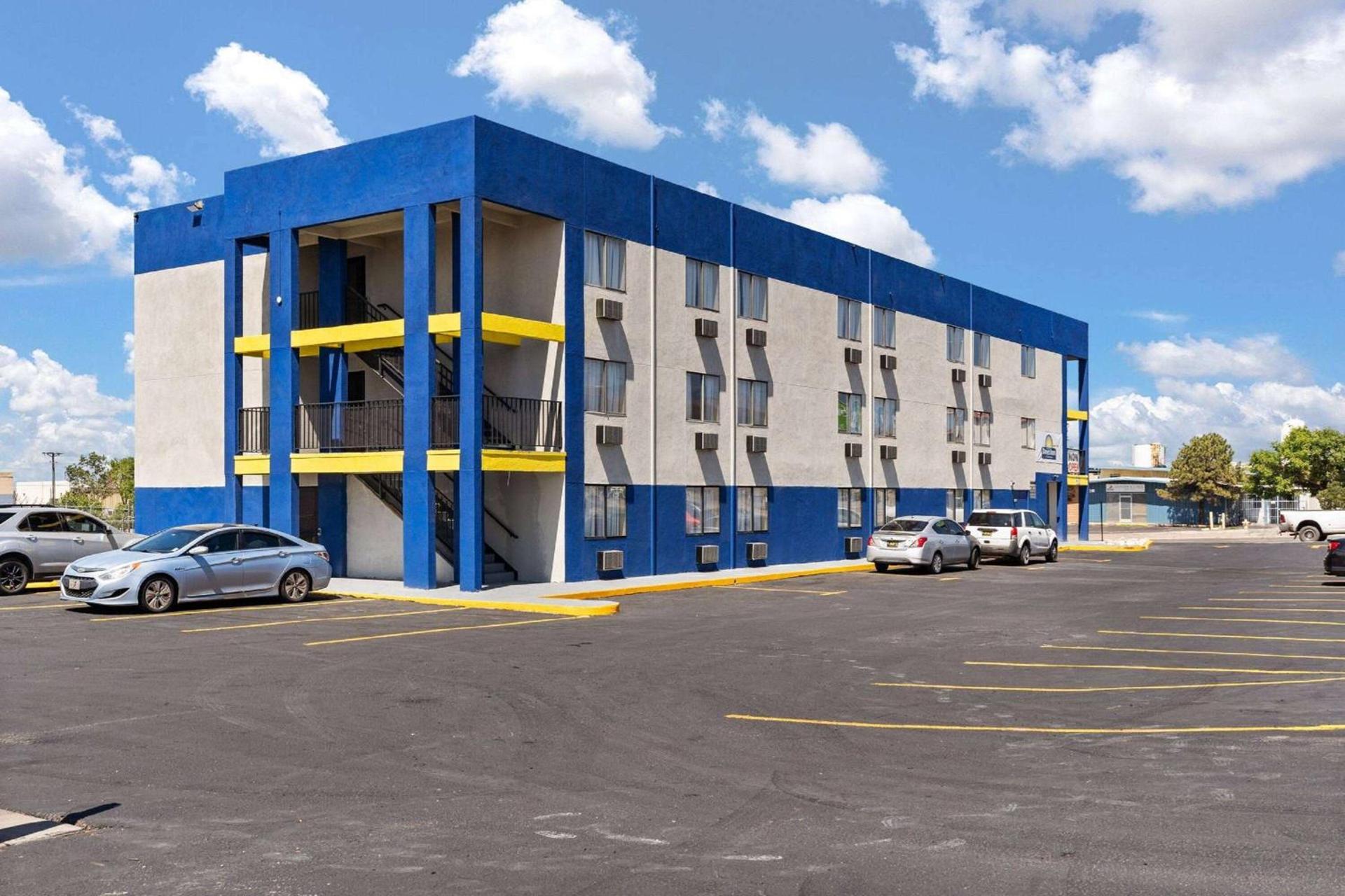 Days-Inn by Wyndham Albuquerque I-25 photo 7
