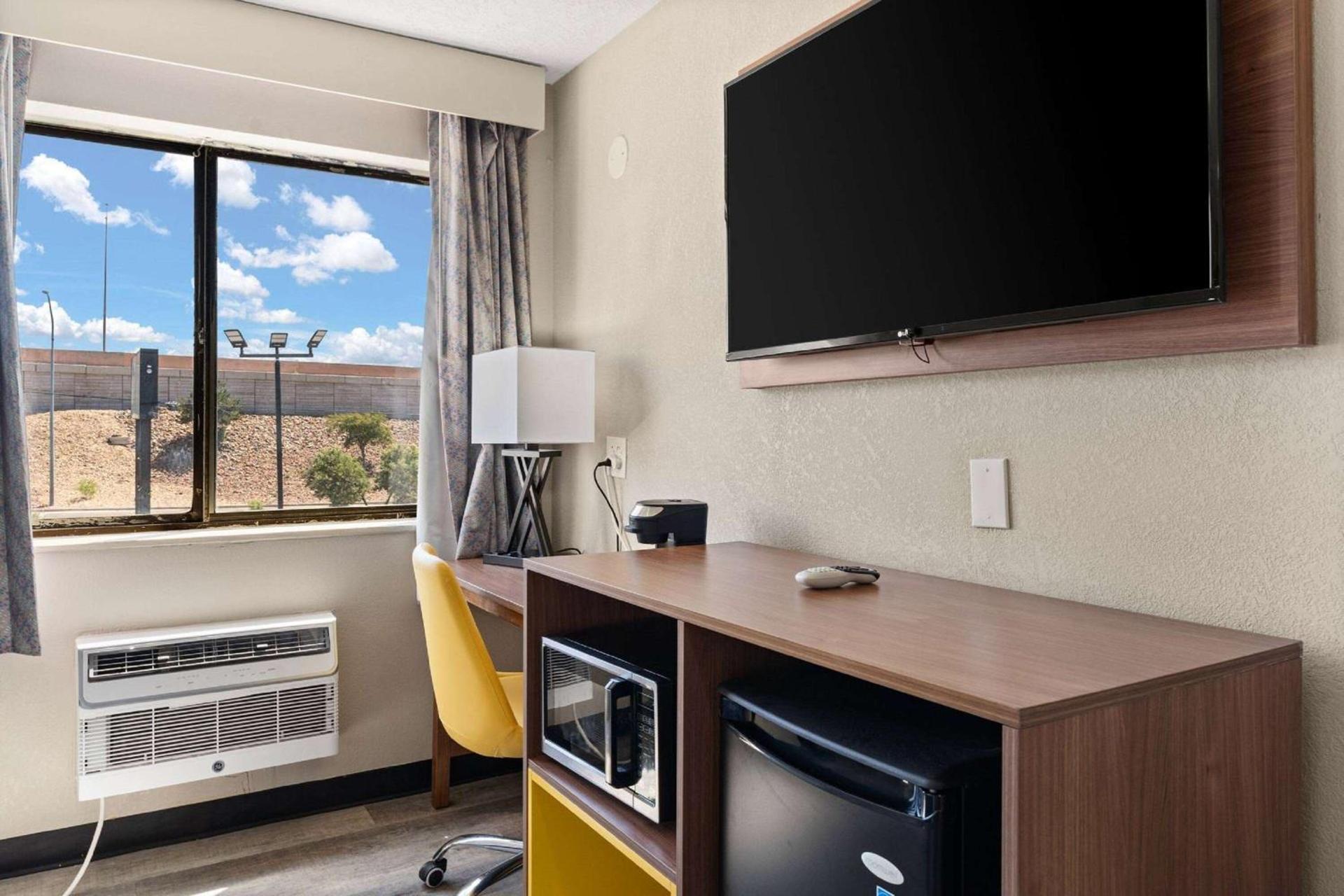 Days-Inn by Wyndham Albuquerque I-25 photo 15