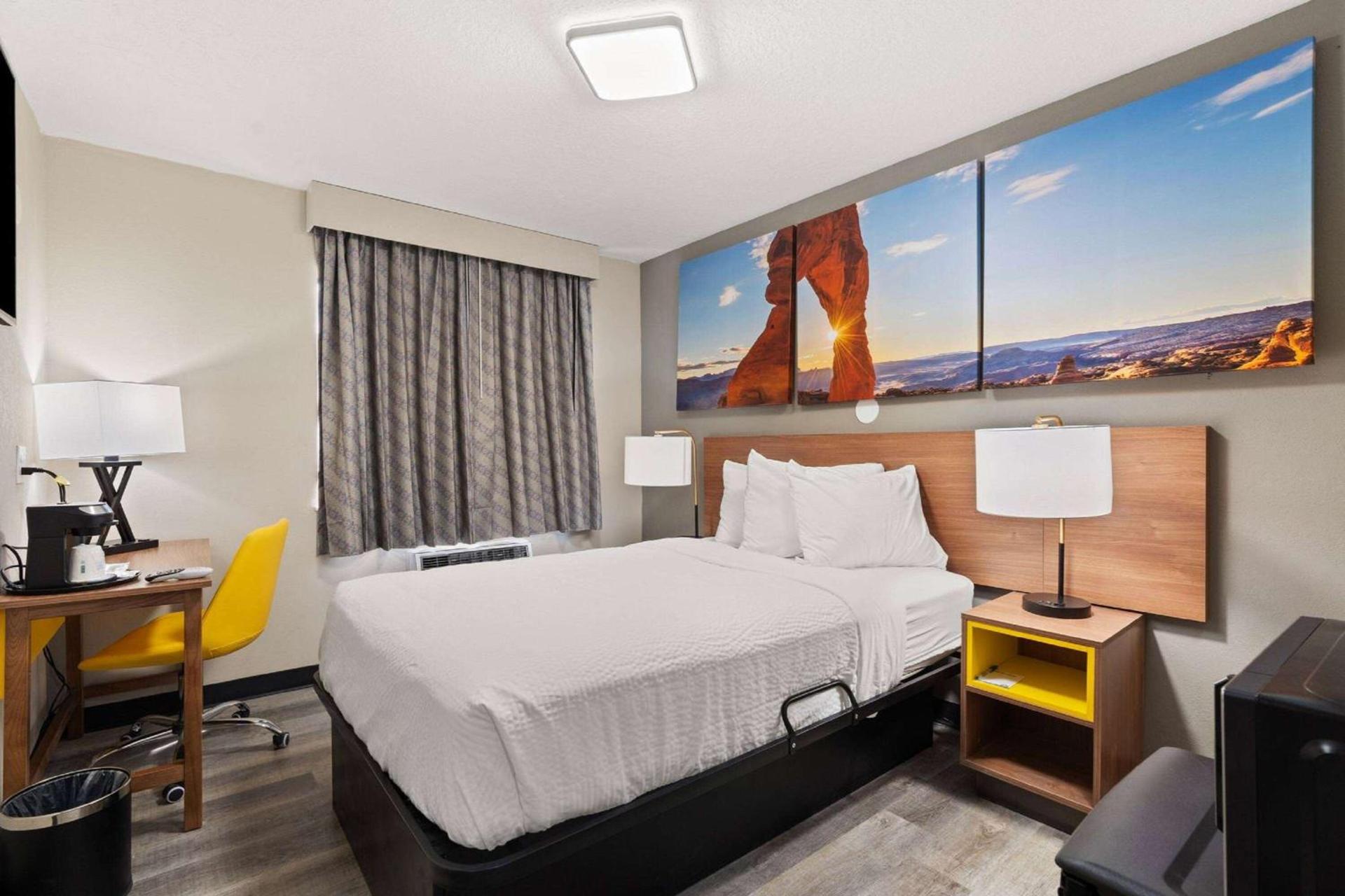 Days-Inn by Wyndham Albuquerque I-25 photo 18