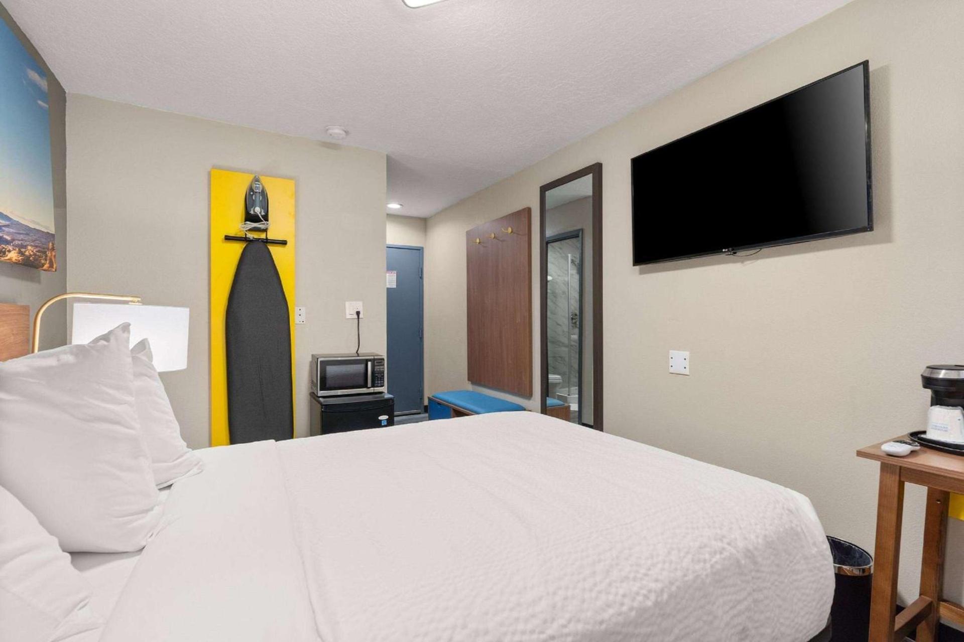 Days-Inn by Wyndham Albuquerque I-25 photo 17