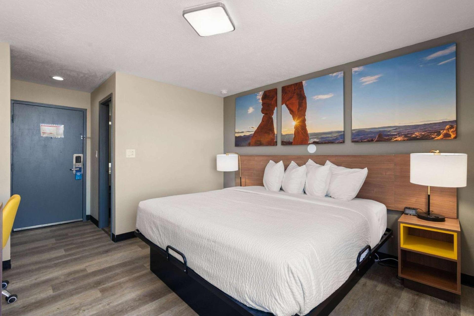 Days-Inn by Wyndham Albuquerque I-25 photo 23
