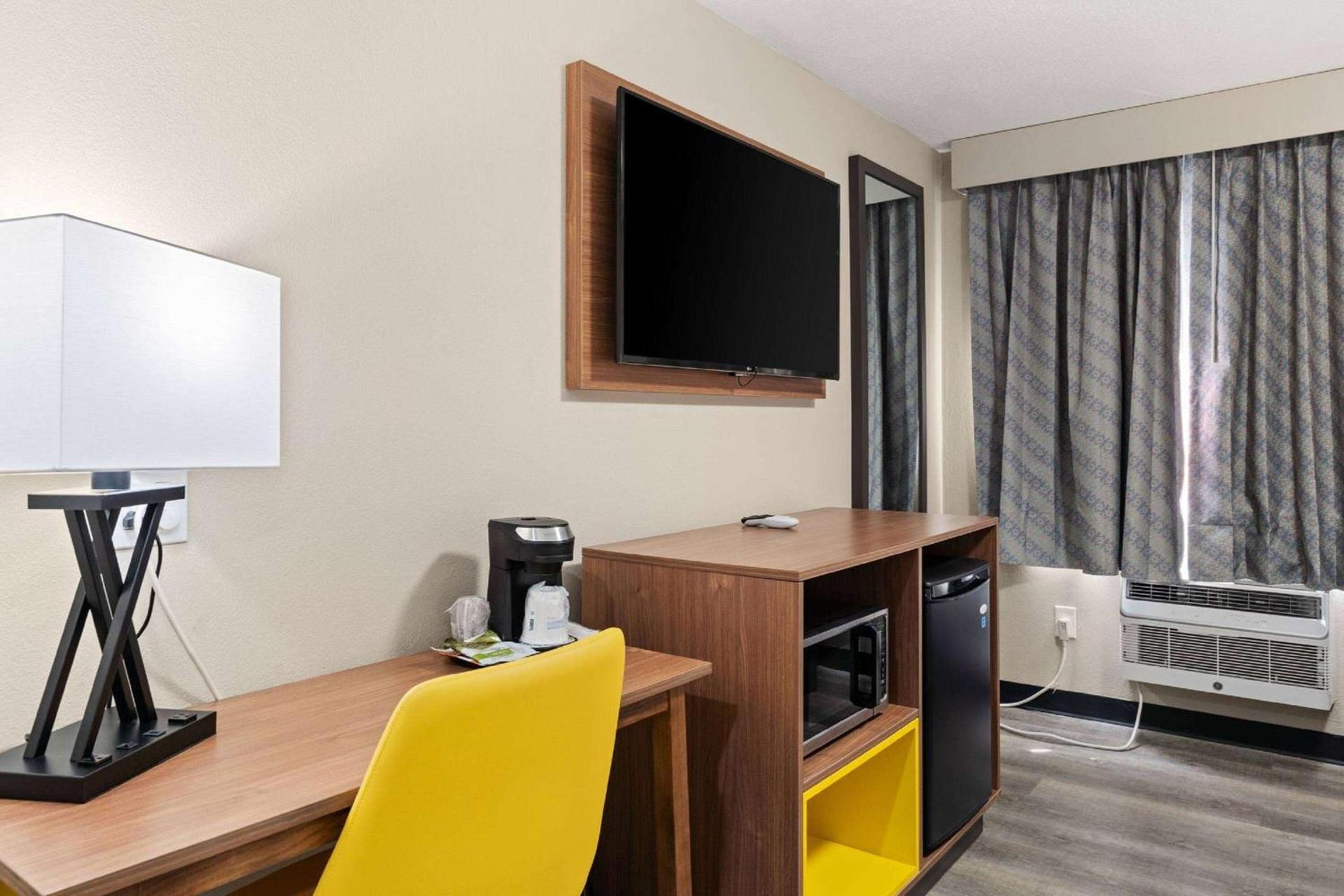 Days-Inn by Wyndham Albuquerque I-25 photo 32