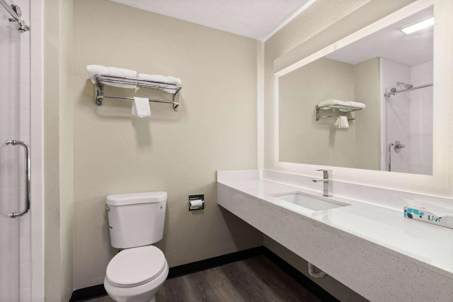Days-Inn by Wyndham Albuquerque I-25 photo 41