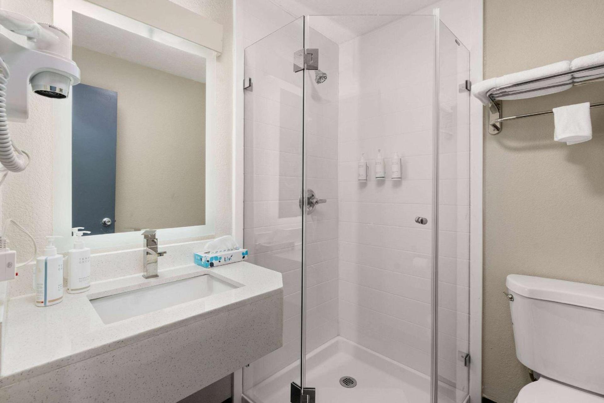 Days-Inn by Wyndham Albuquerque I-25 photo 42