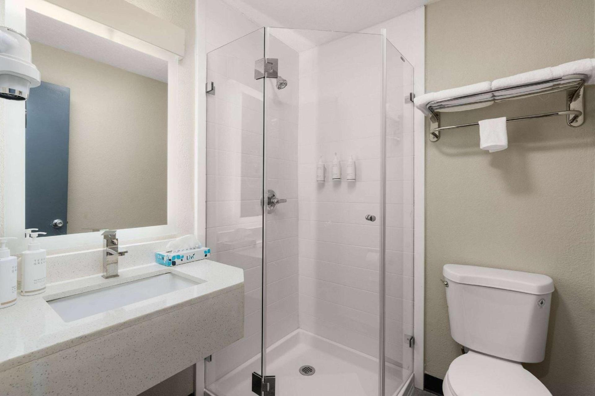 Days-Inn by Wyndham Albuquerque I-25 photo 44