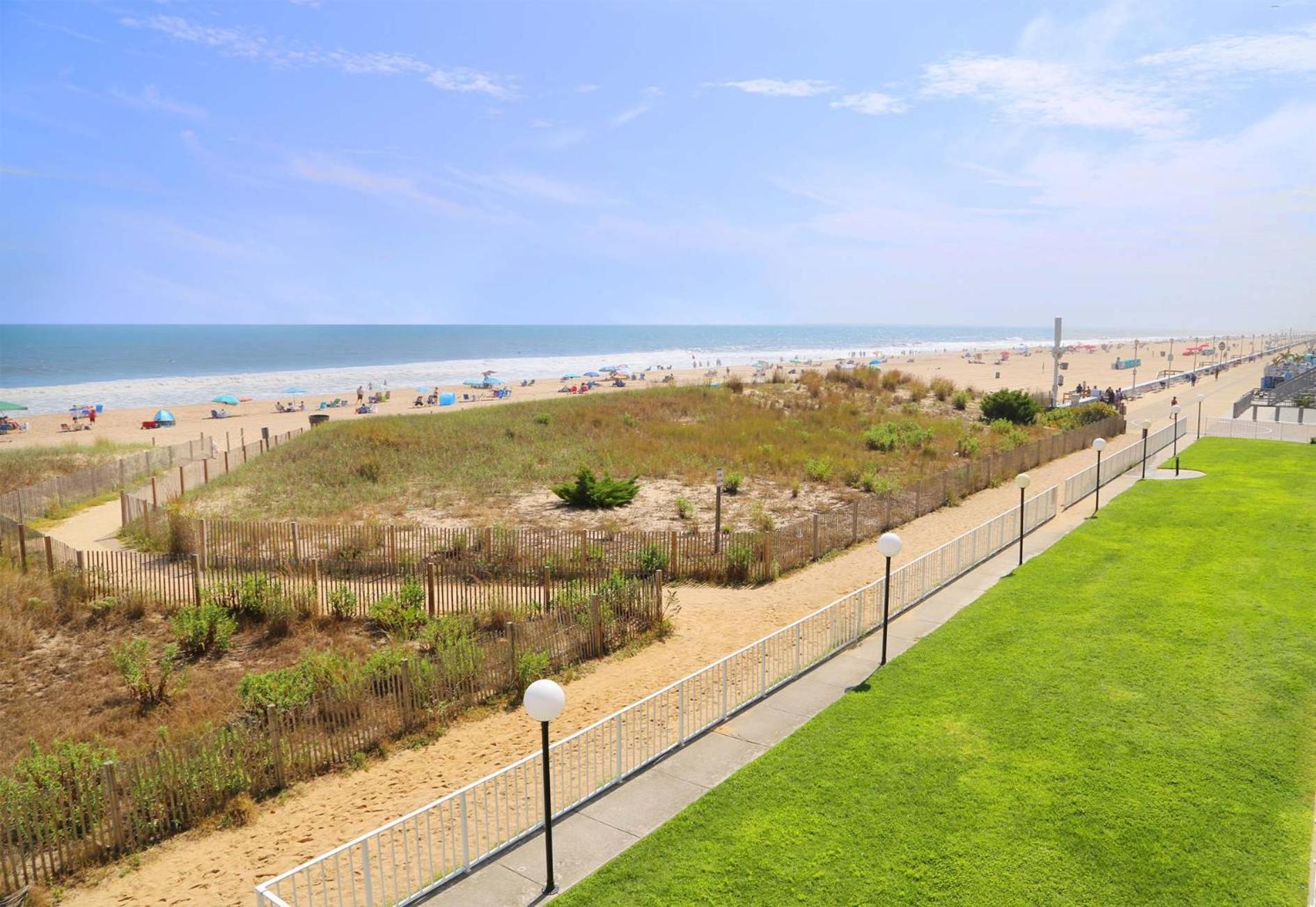 Dunes Suites Oceanfront photo 6