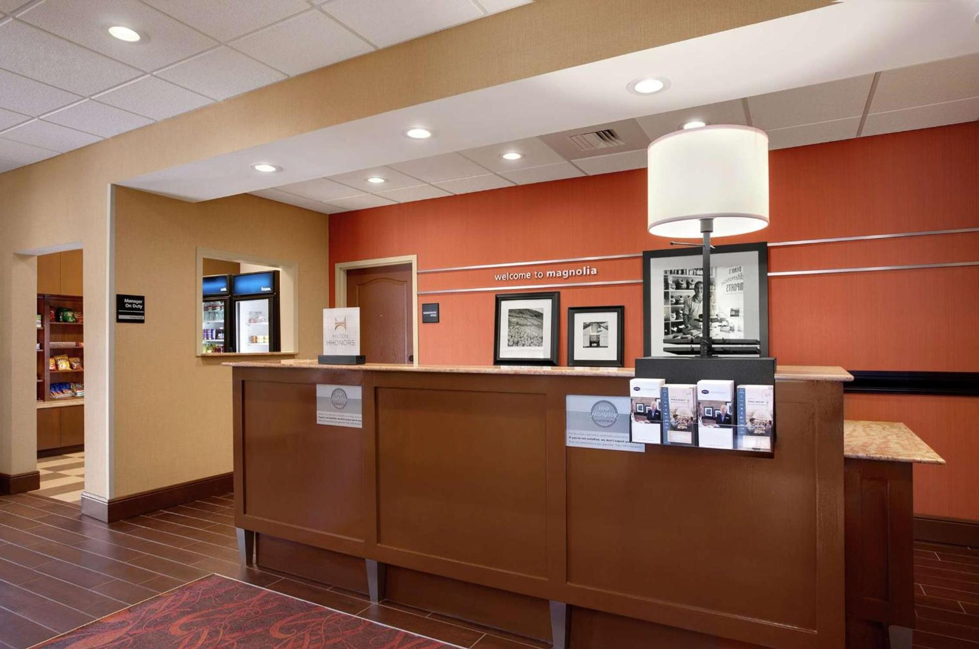 Hampton Inn Magnolia photo 2