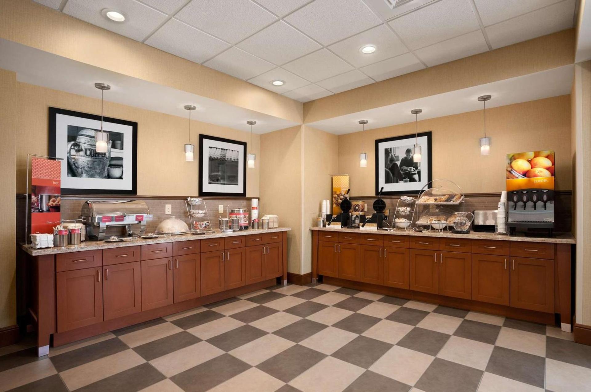 Hampton Inn Magnolia photo 6
