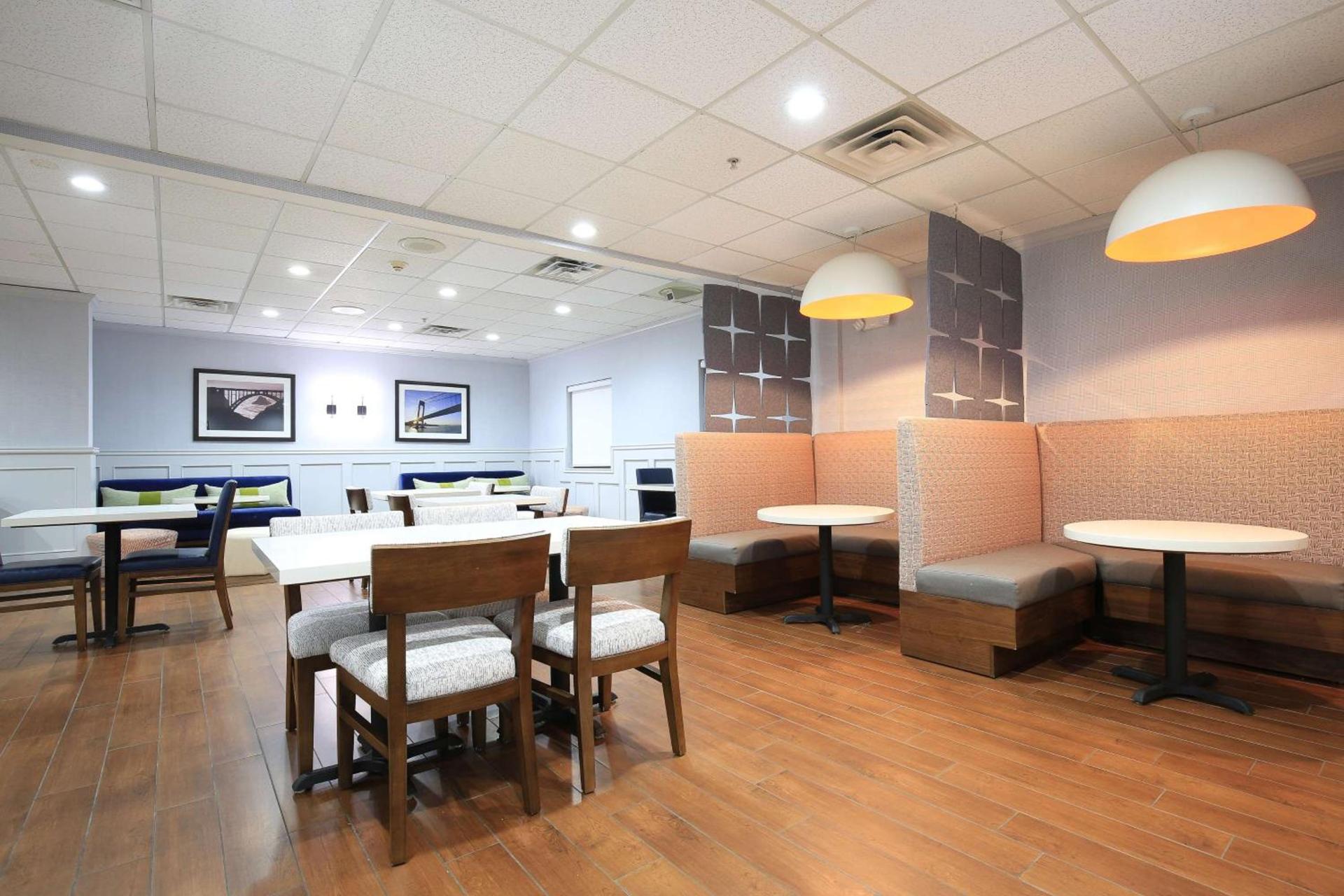 Hampton Inn Bordentown photo 10