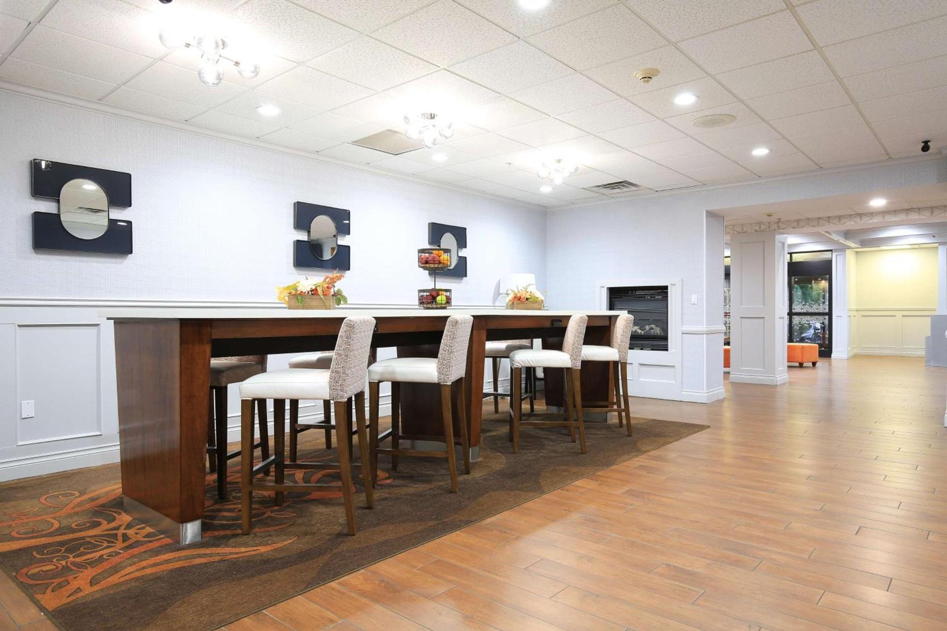 Hampton Inn Bordentown photo 26