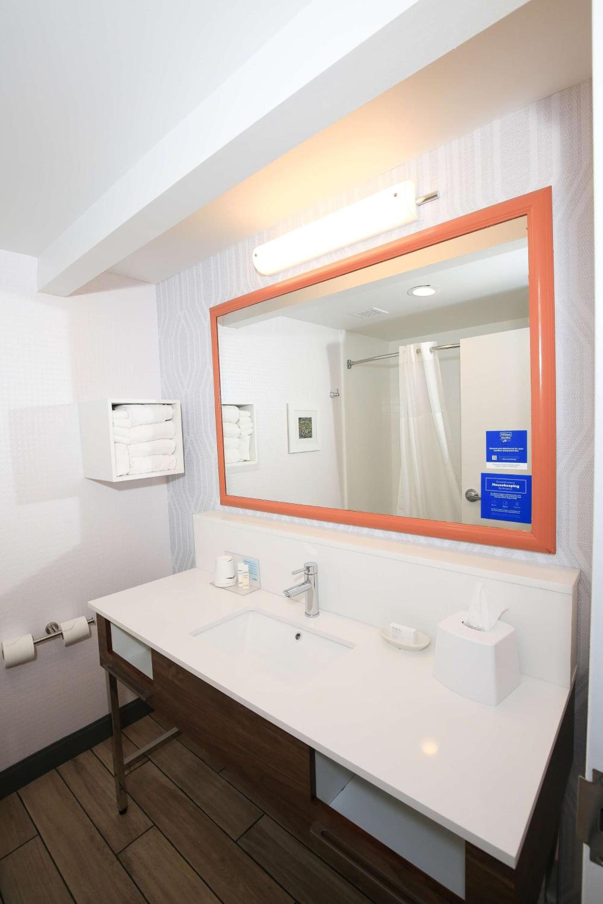 Hampton Inn Bordentown photo 15