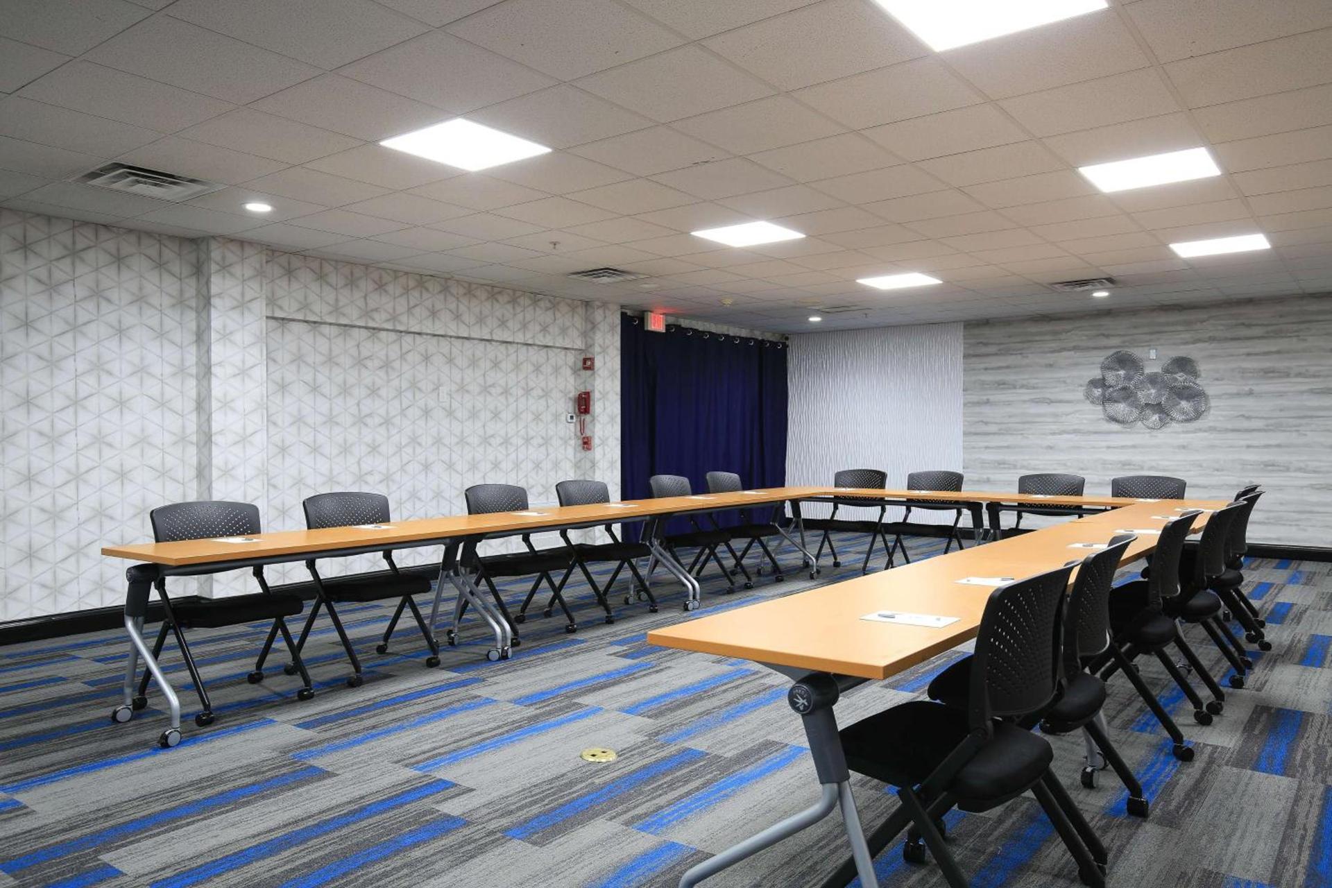 Hampton Inn Bordentown photo 8