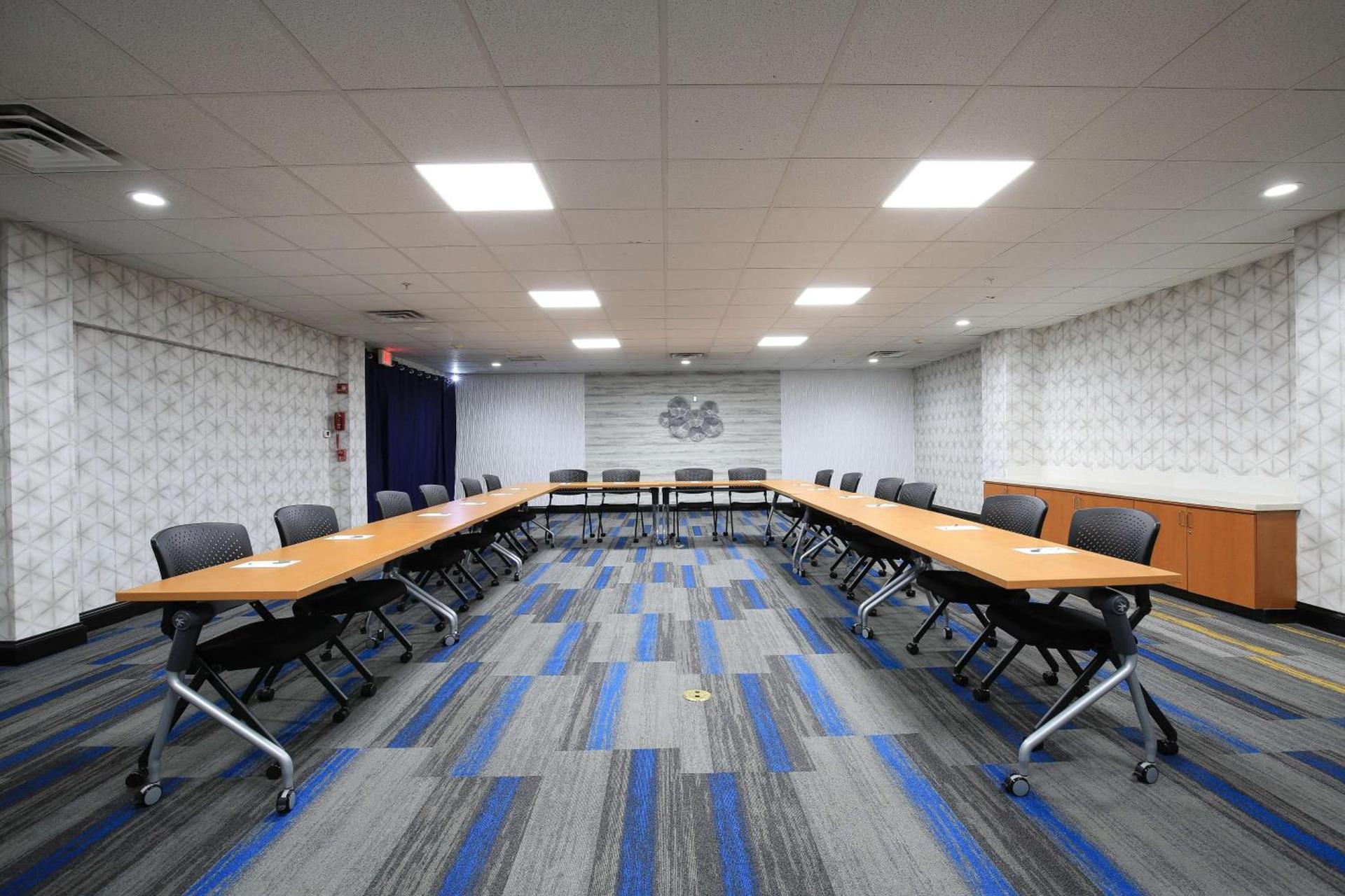 Hampton Inn Bordentown photo 28