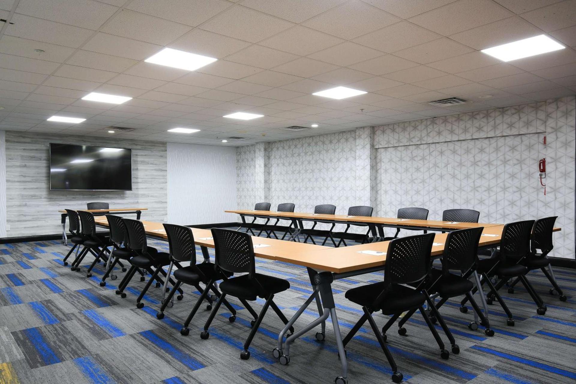Hampton Inn Bordentown photo 11