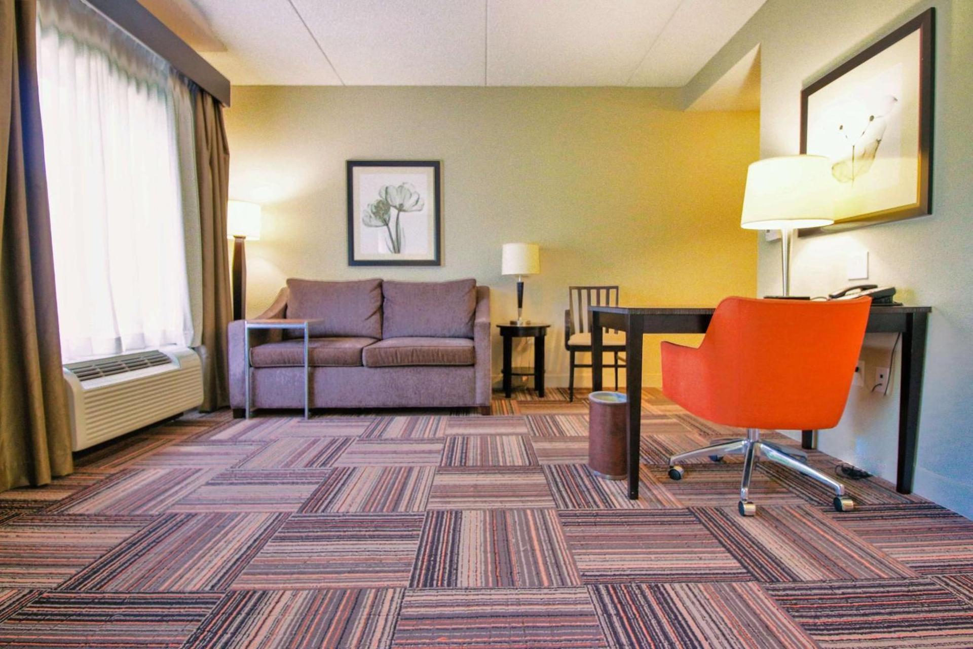 Hampton Inn & Suites Flowery Branch photo 15