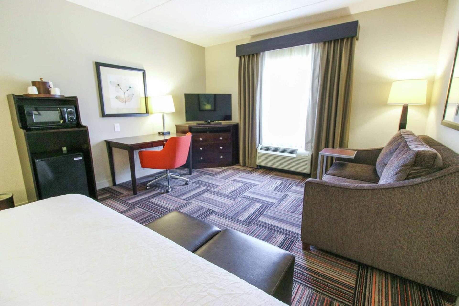Hampton Inn & Suites Flowery Branch photo 17