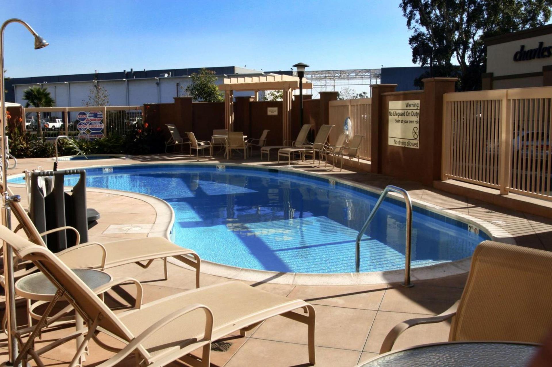 Hampton Inn & Suites Seal Beach photo 7