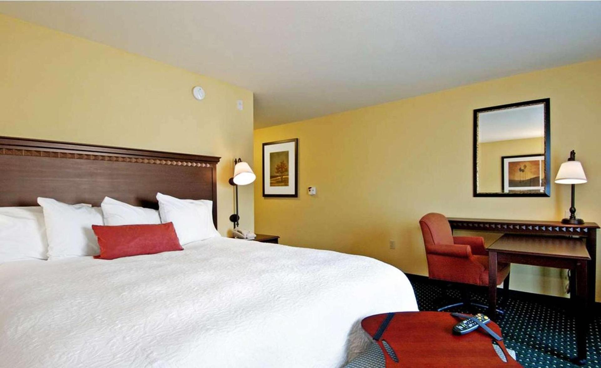 Hampton Inn & Suites Seal Beach photo 14