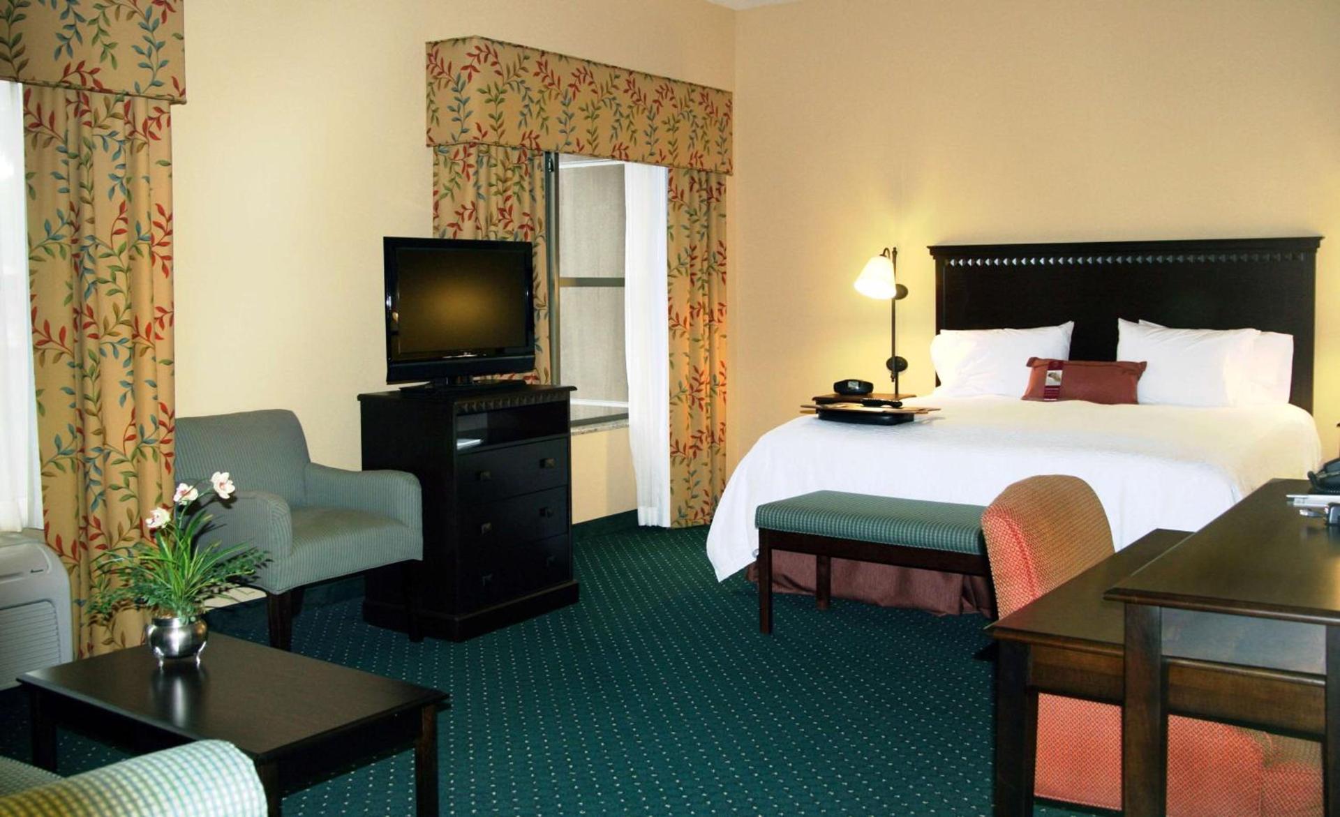 Hampton Inn & Suites Seal Beach photo 16