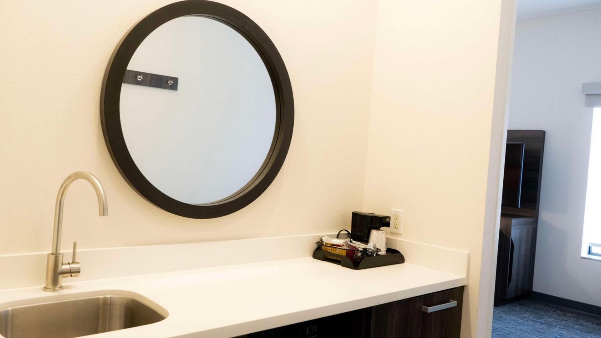 Hampton Inn & Suites Seal Beach photo 21