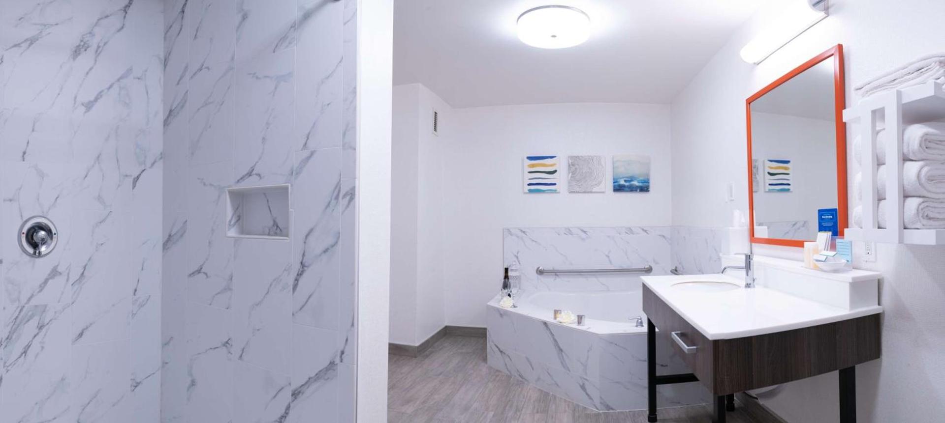 Hampton Inn & Suites Seal Beach photo 30