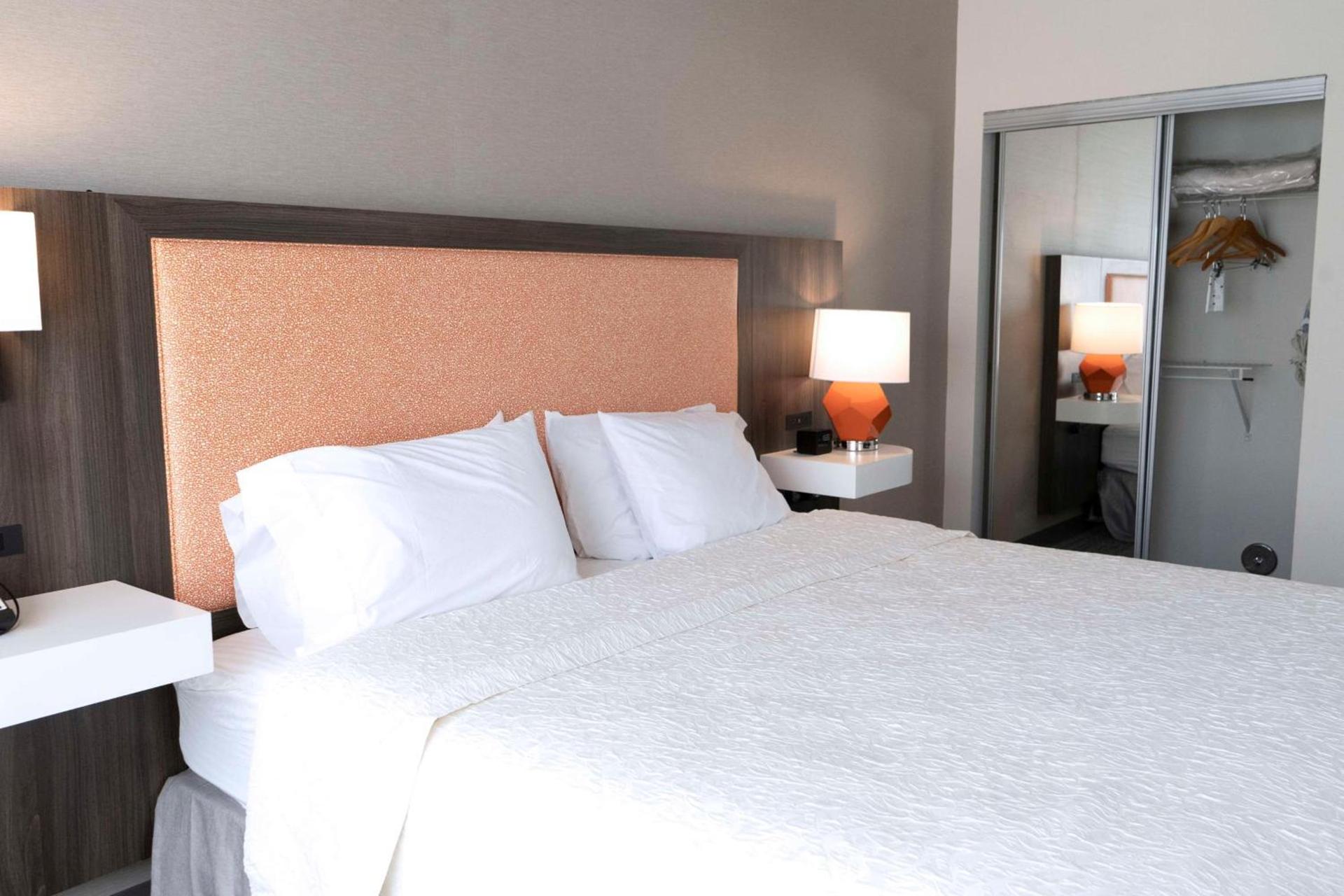 Hampton Inn & Suites Seal Beach photo 33