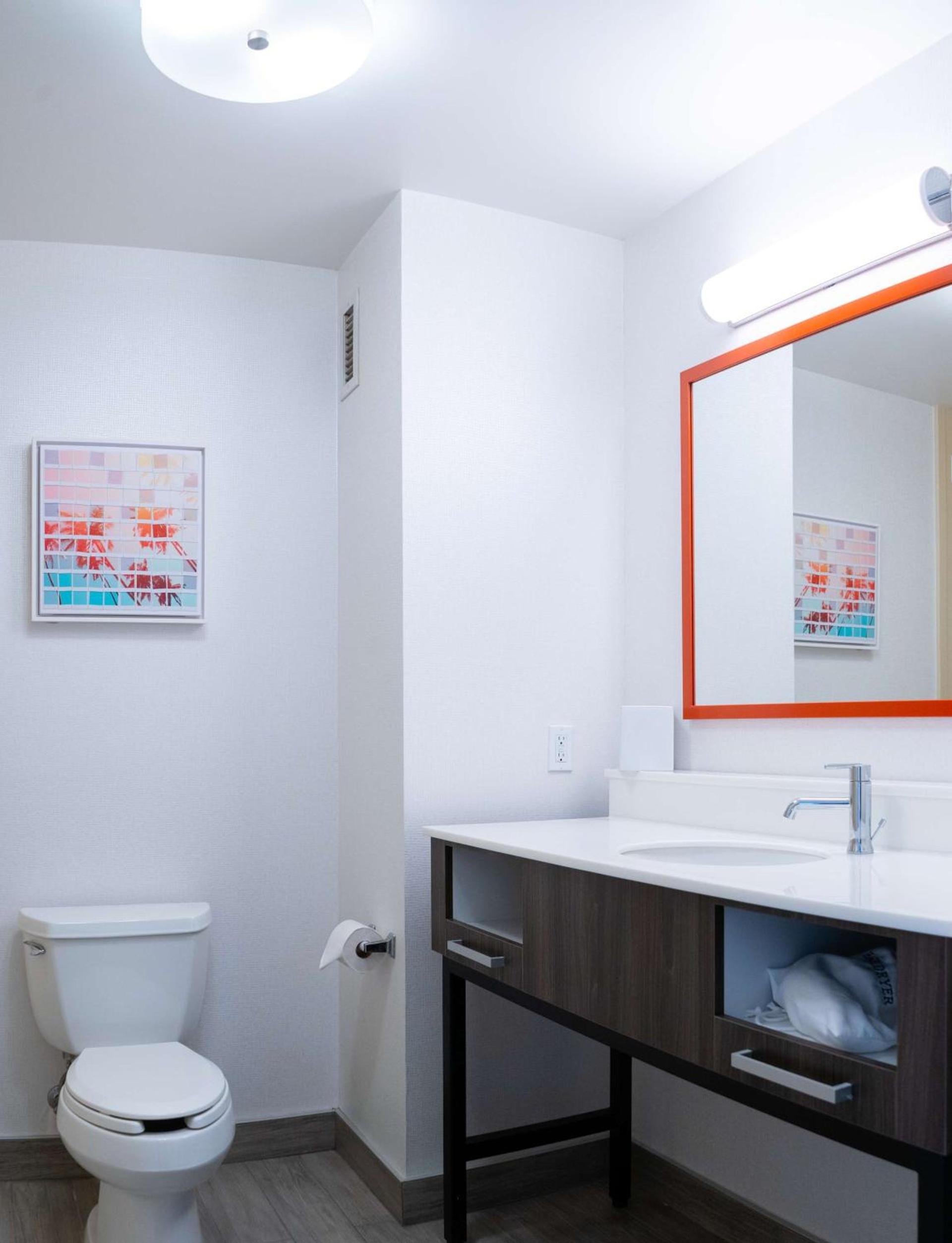 Hampton Inn & Suites Seal Beach photo 29