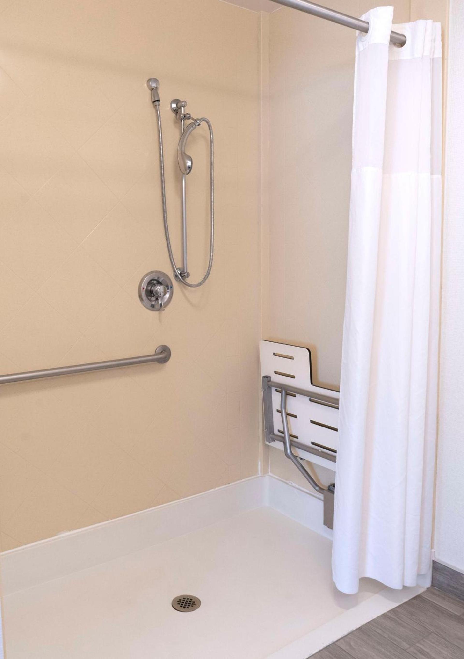 Hampton Inn & Suites Seal Beach photo 36